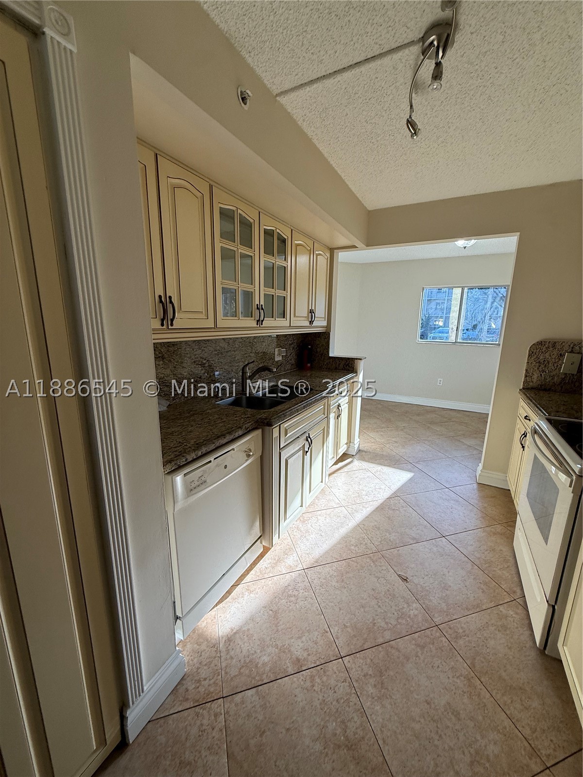 Pembroke Pines photo 3