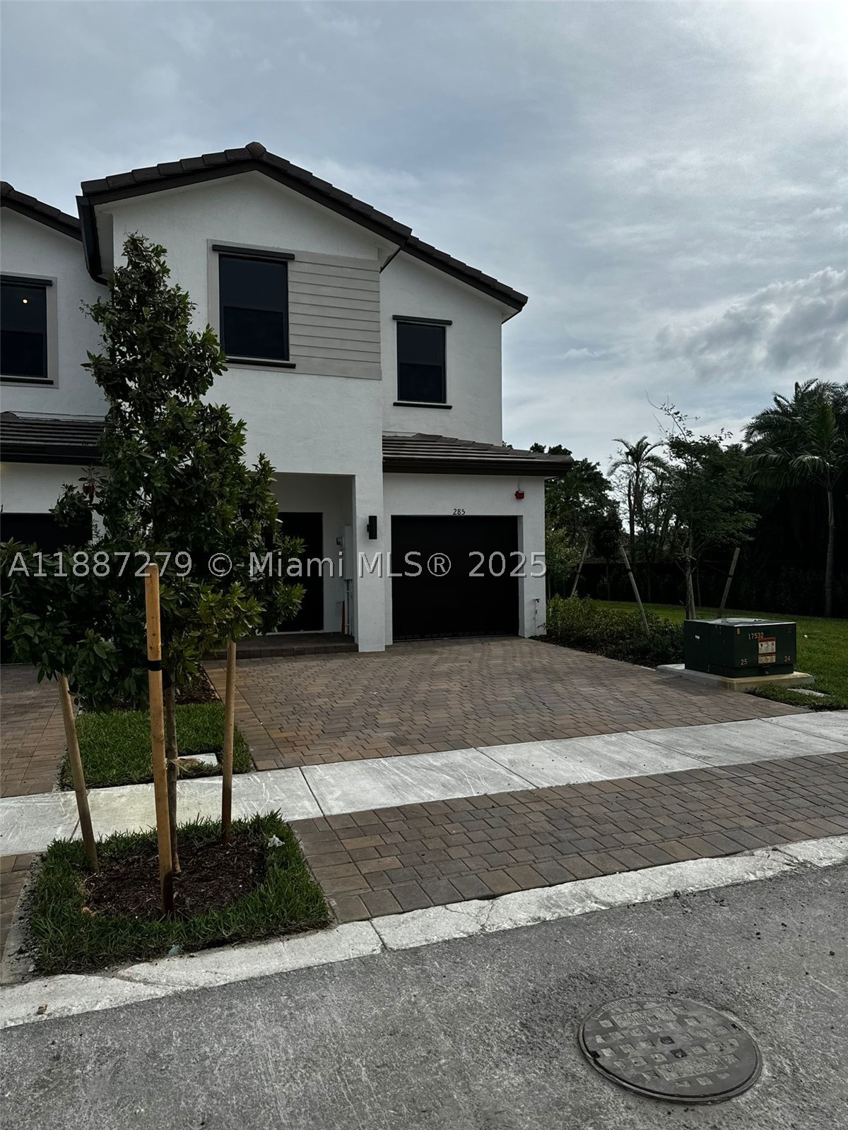 Pembroke Pines photo 1
