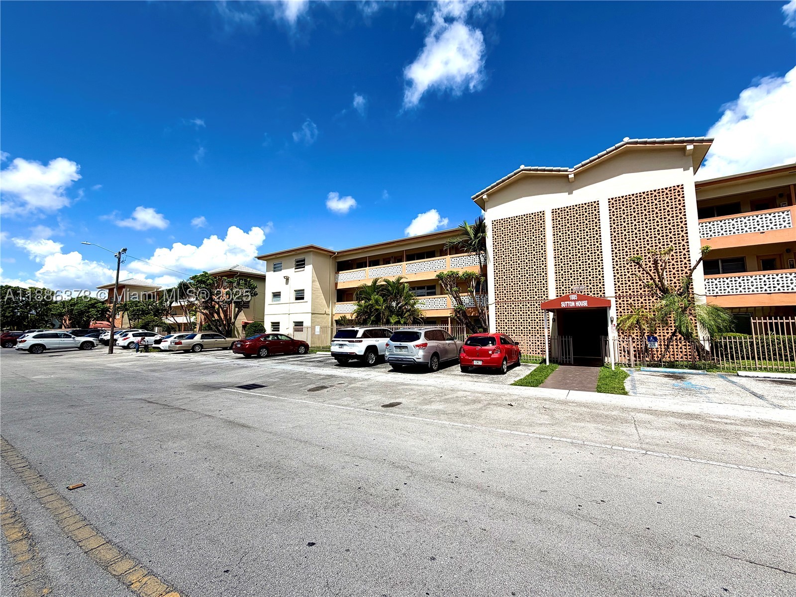North Miami photo 2