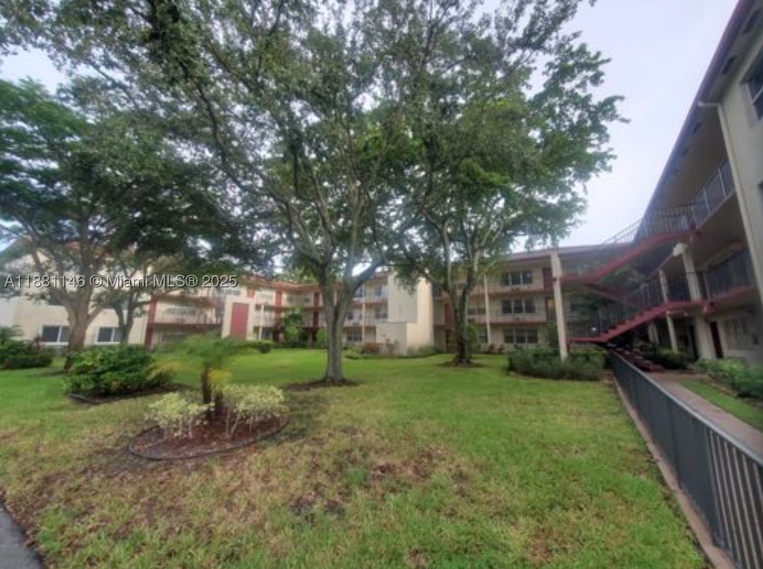 Pembroke Pines photo 1
