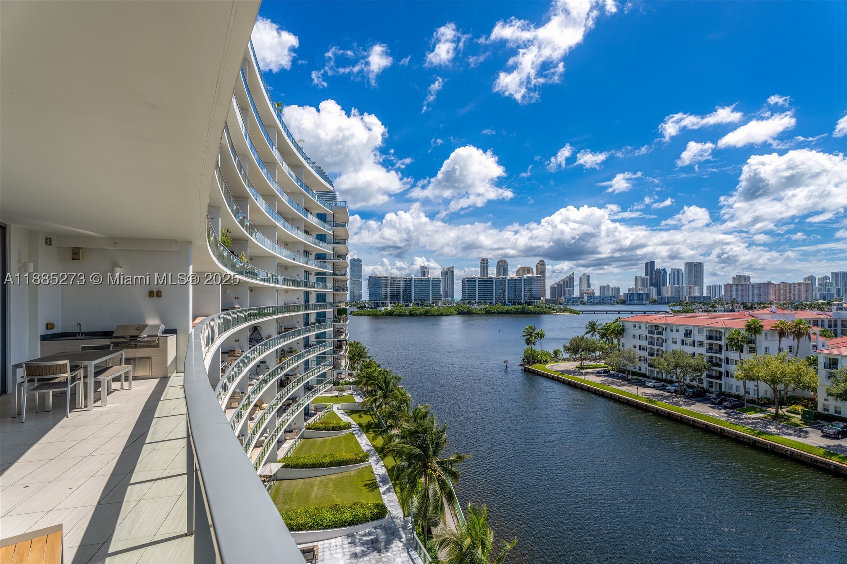 Aventura photo 1