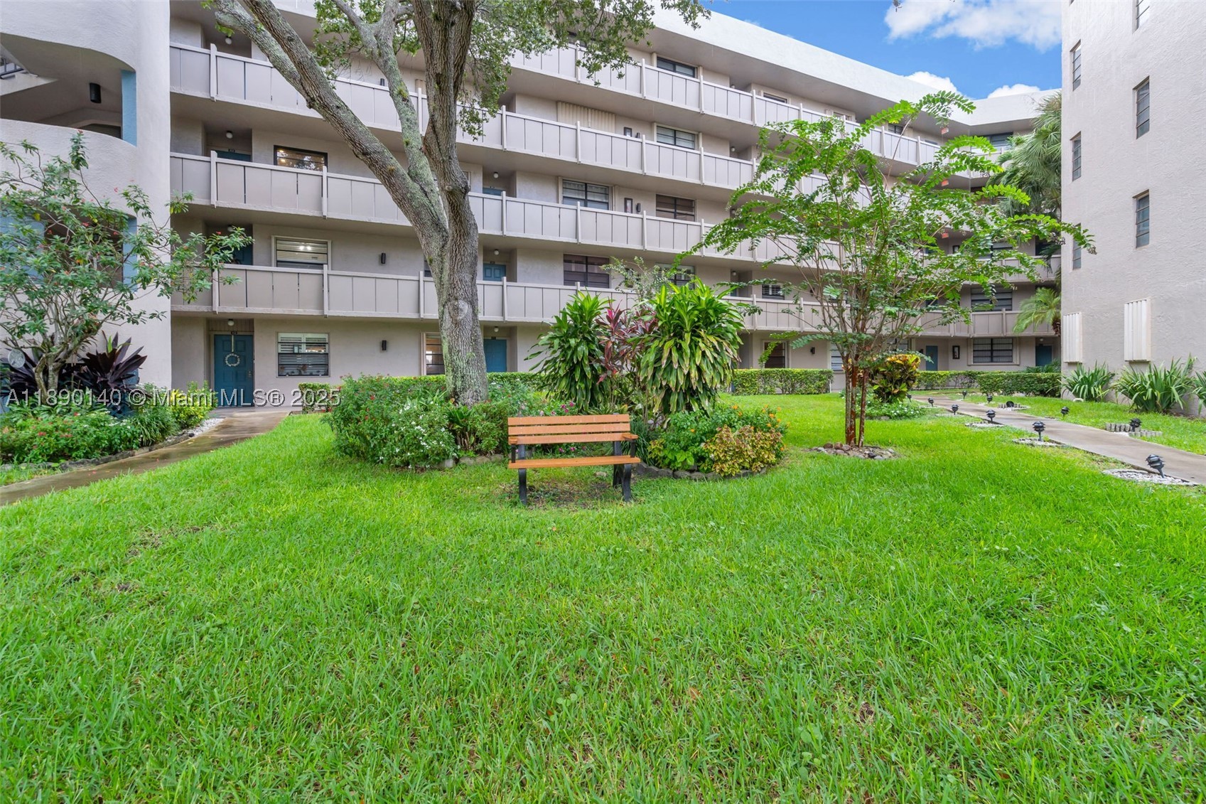 Pembroke Pines photo 2