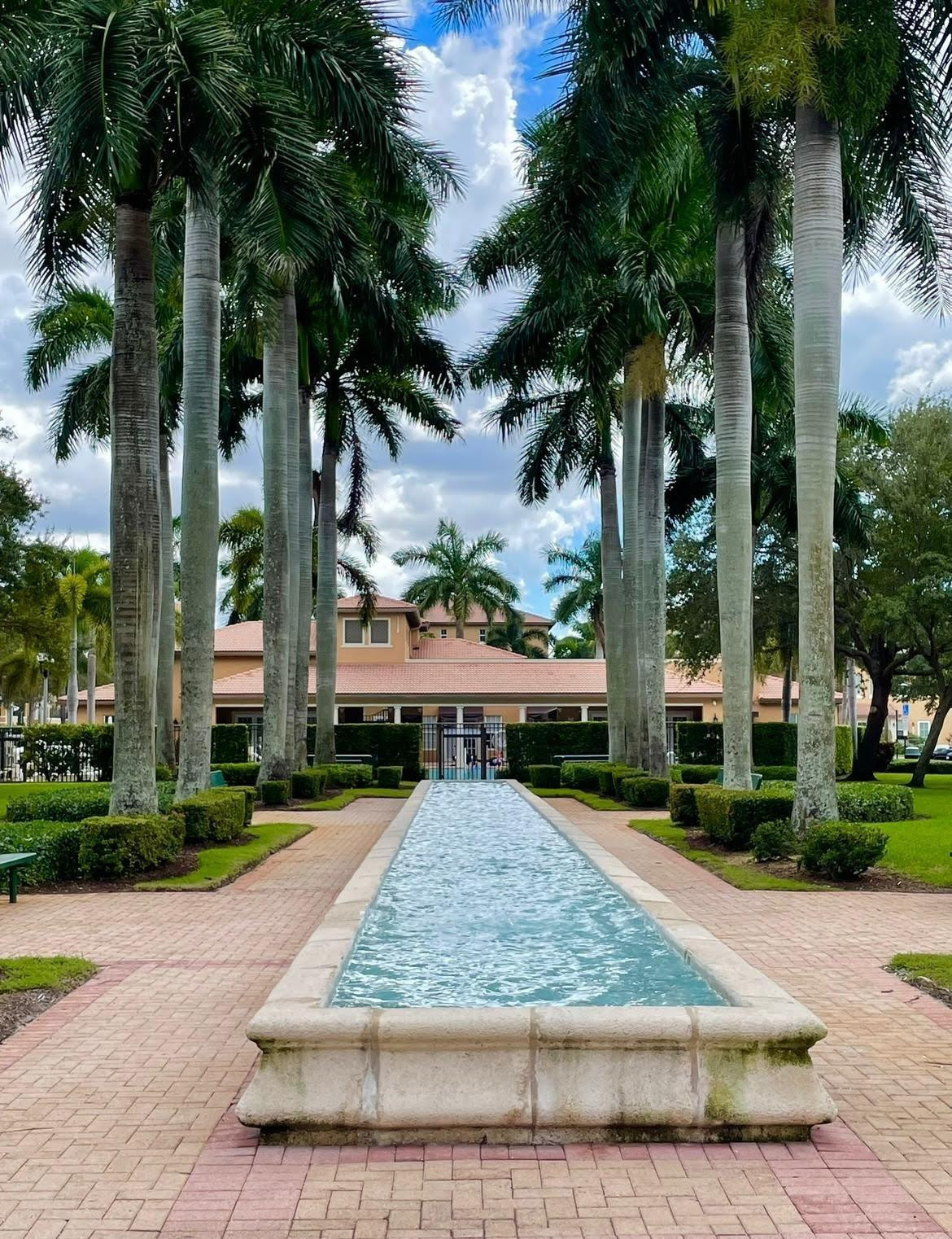 Pembroke Pines photo 2