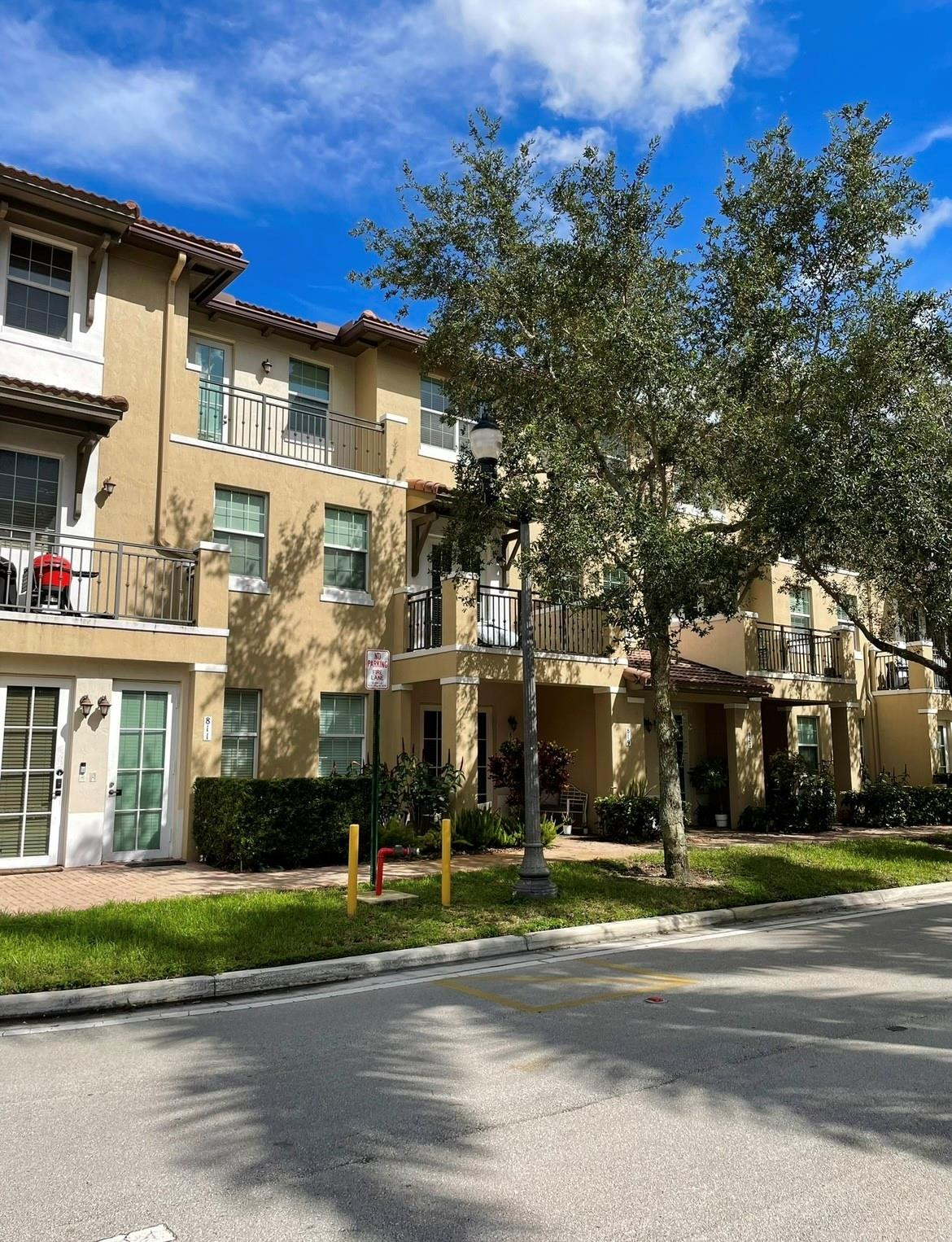 Pembroke Pines photo 4