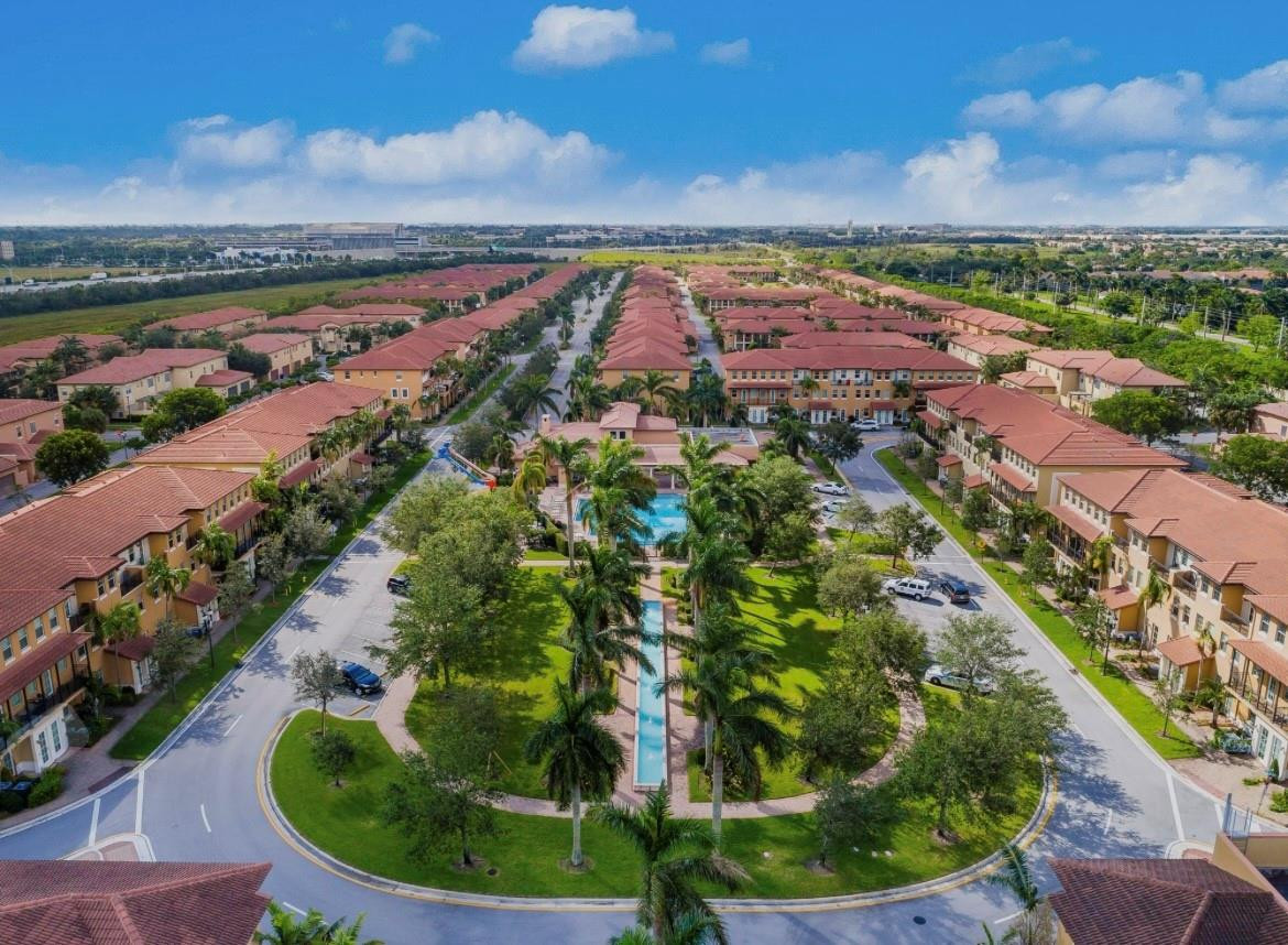 Pembroke Pines photo 5