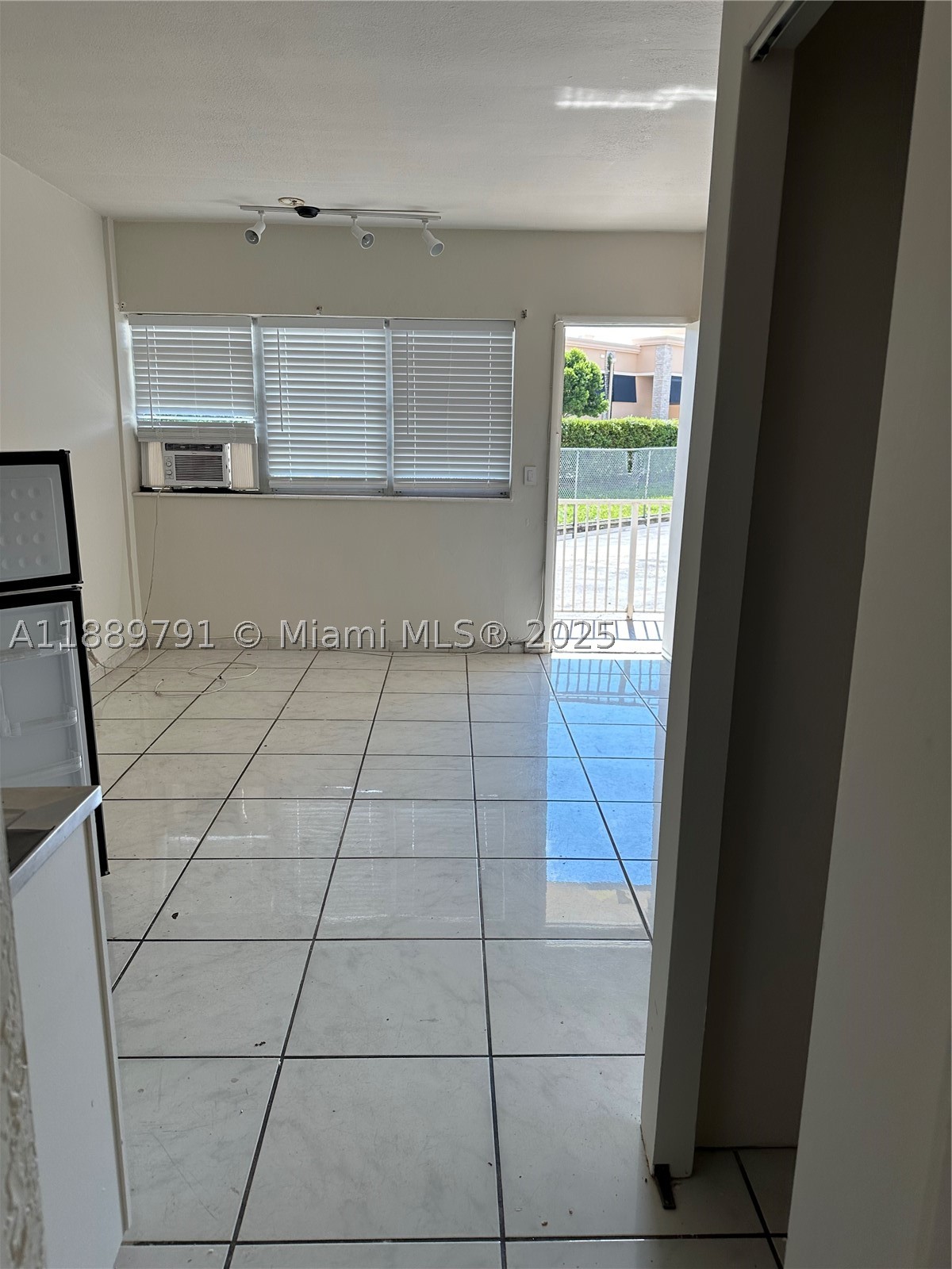 Hallandale Beach photo 1