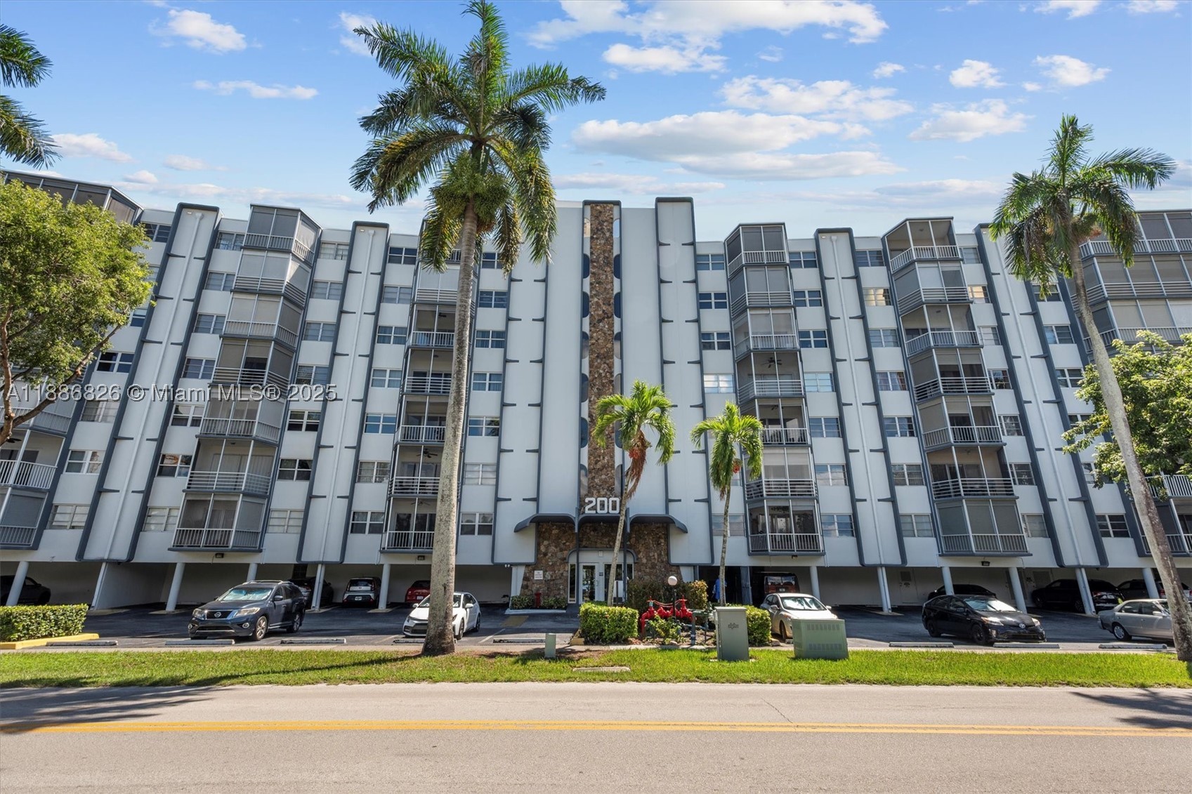 Hallandale Beach photo 2