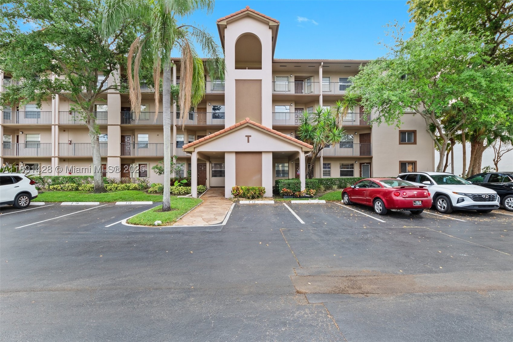 Pembroke Pines photo 2