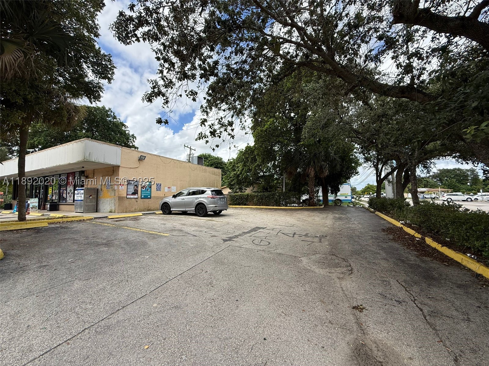 Miramar photo 3