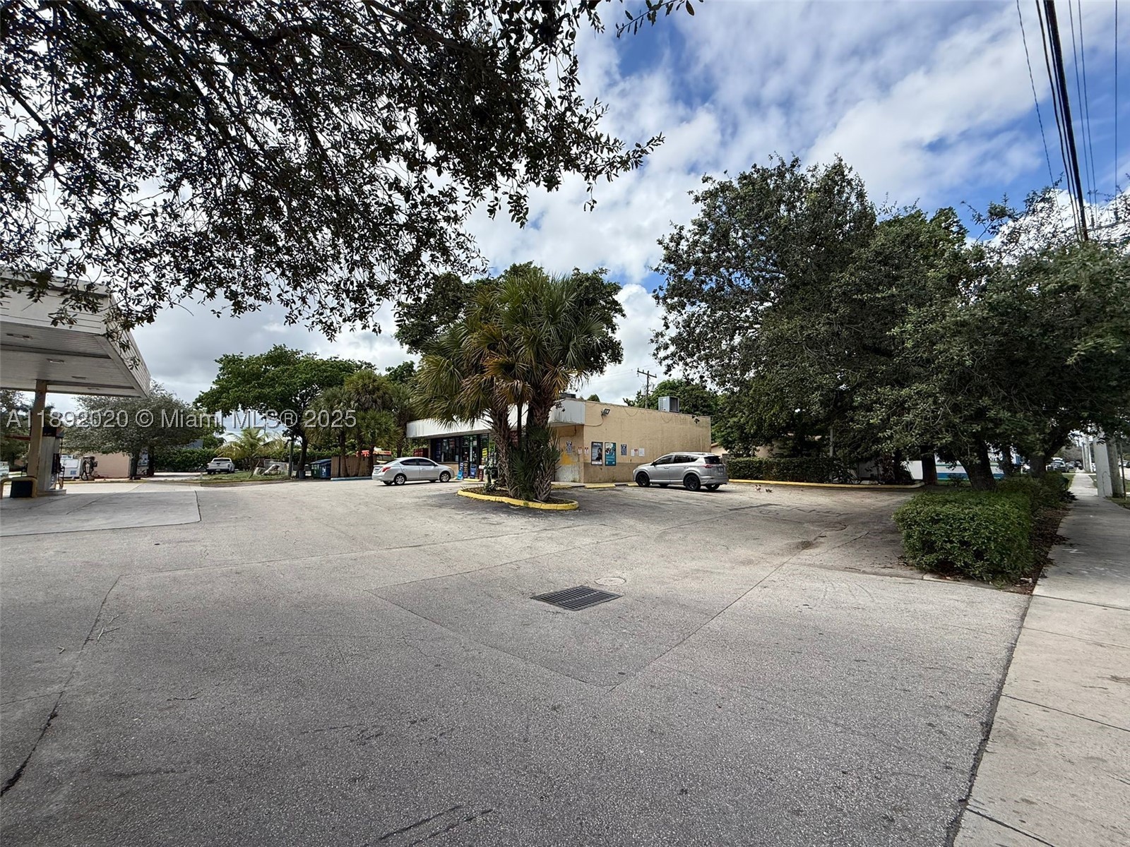 Miramar photo 5