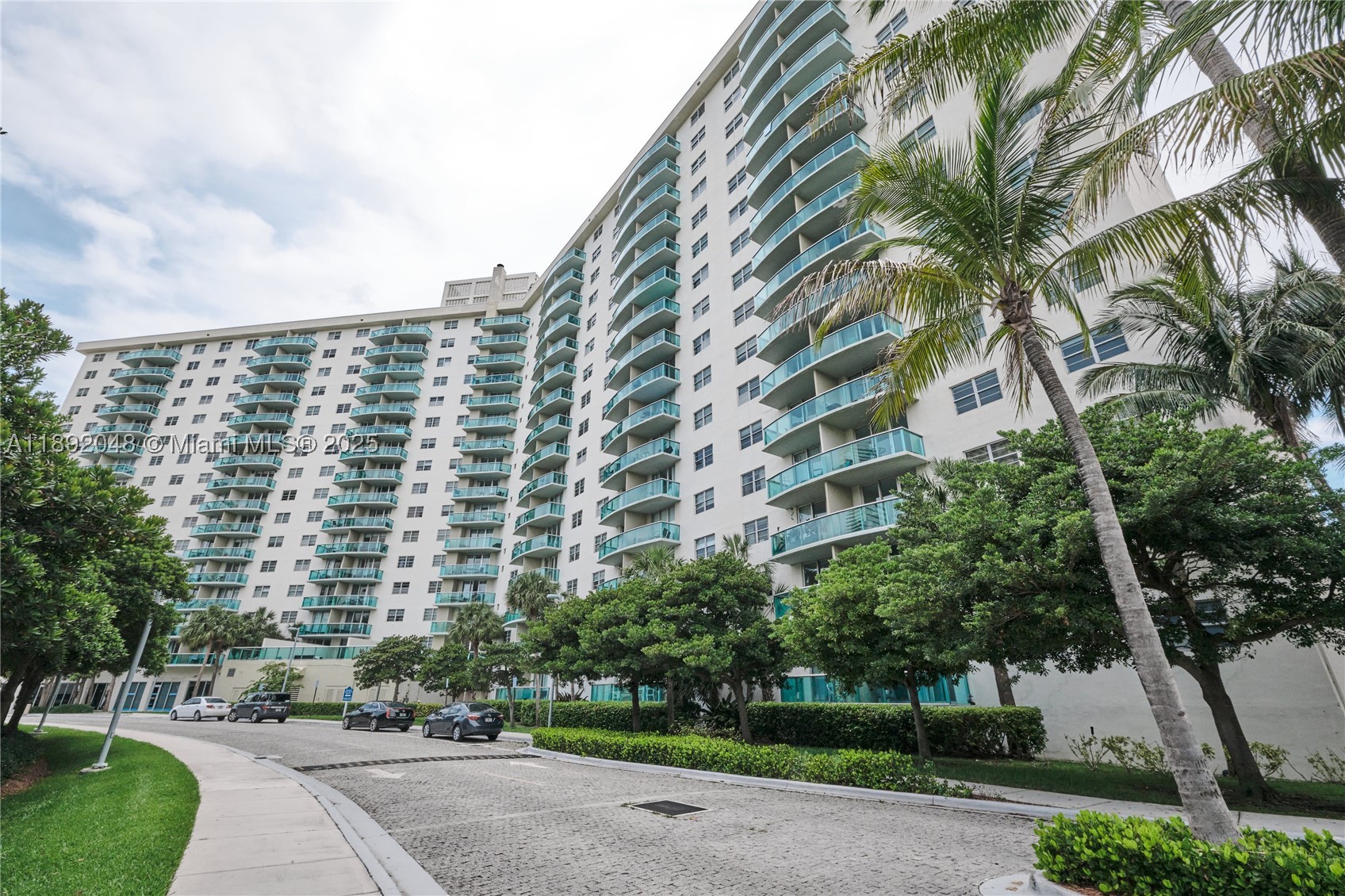 Sunny Isles Beach photo 2