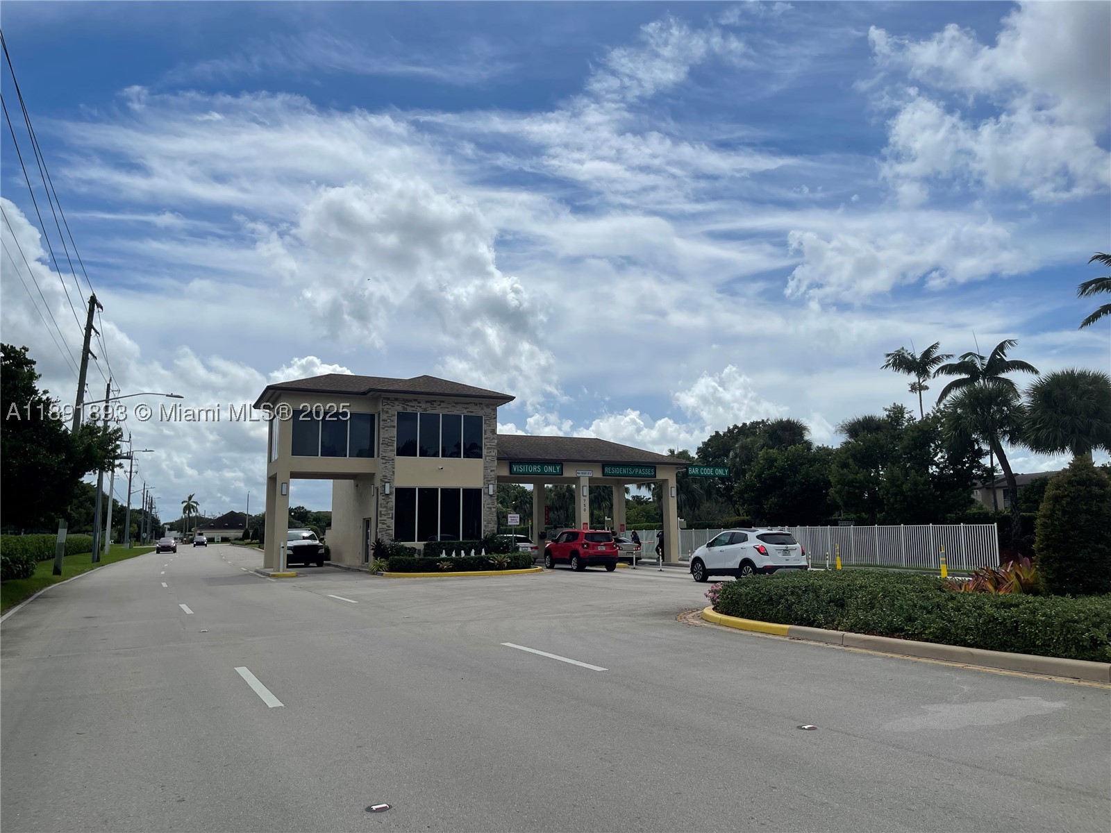 Pembroke Pines photo 2