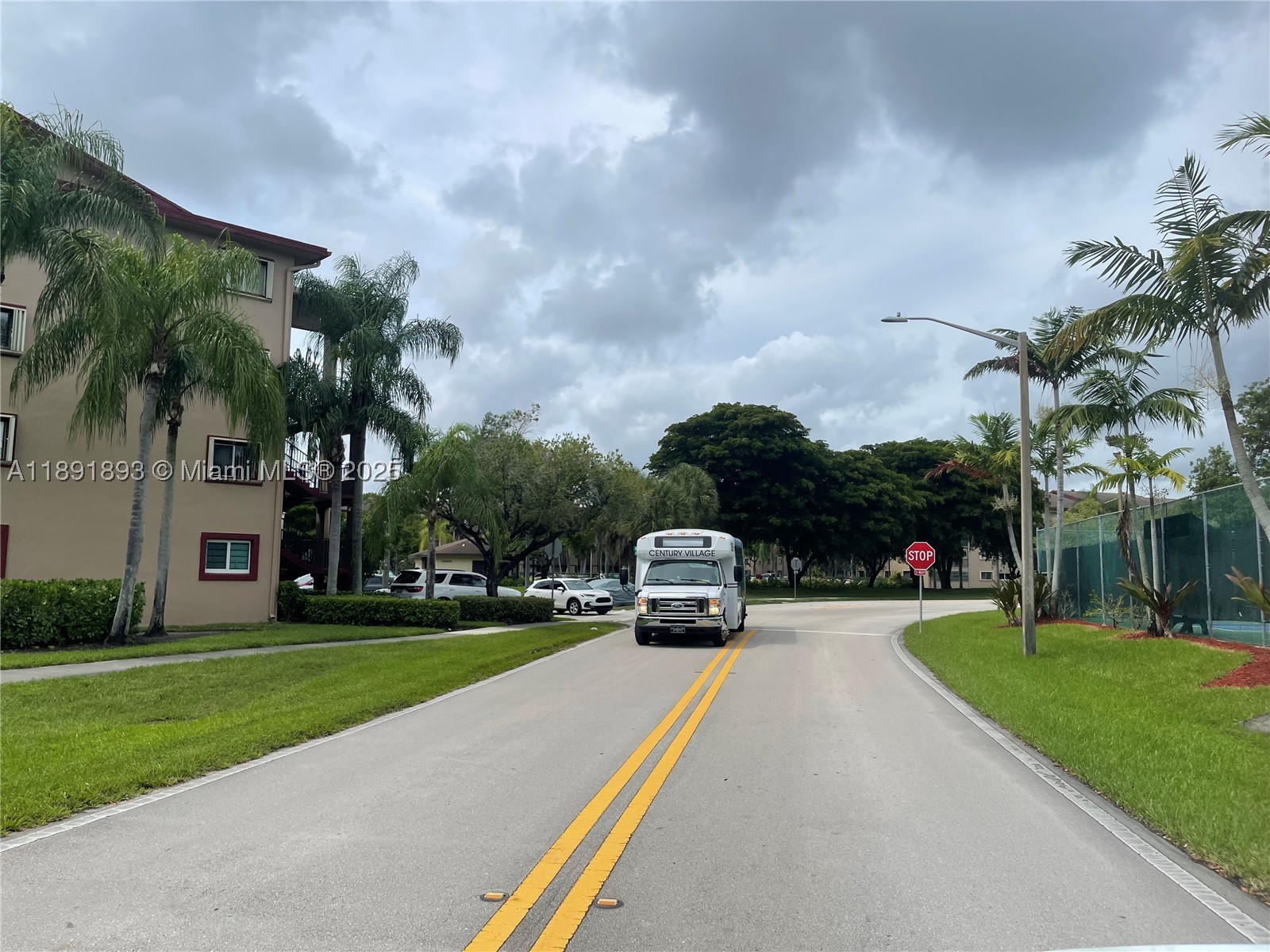 Pembroke Pines photo 3