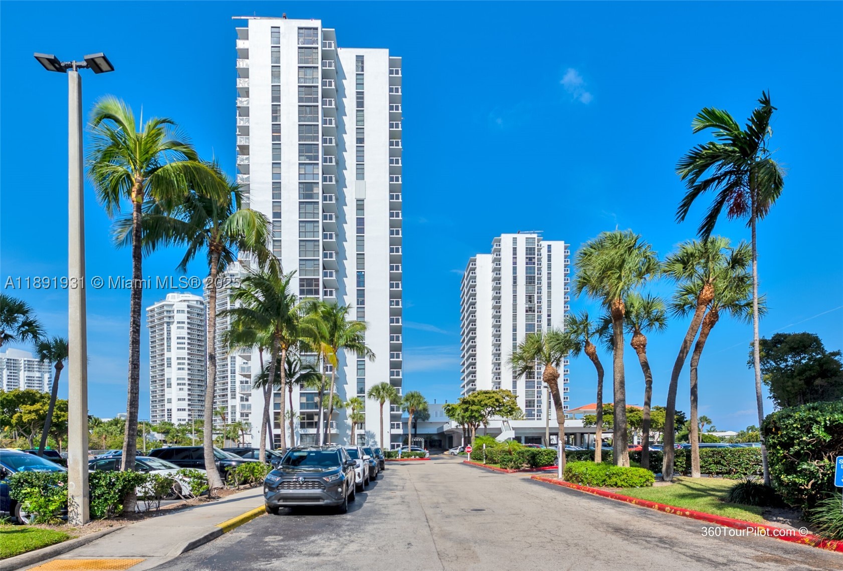 Aventura photo 2