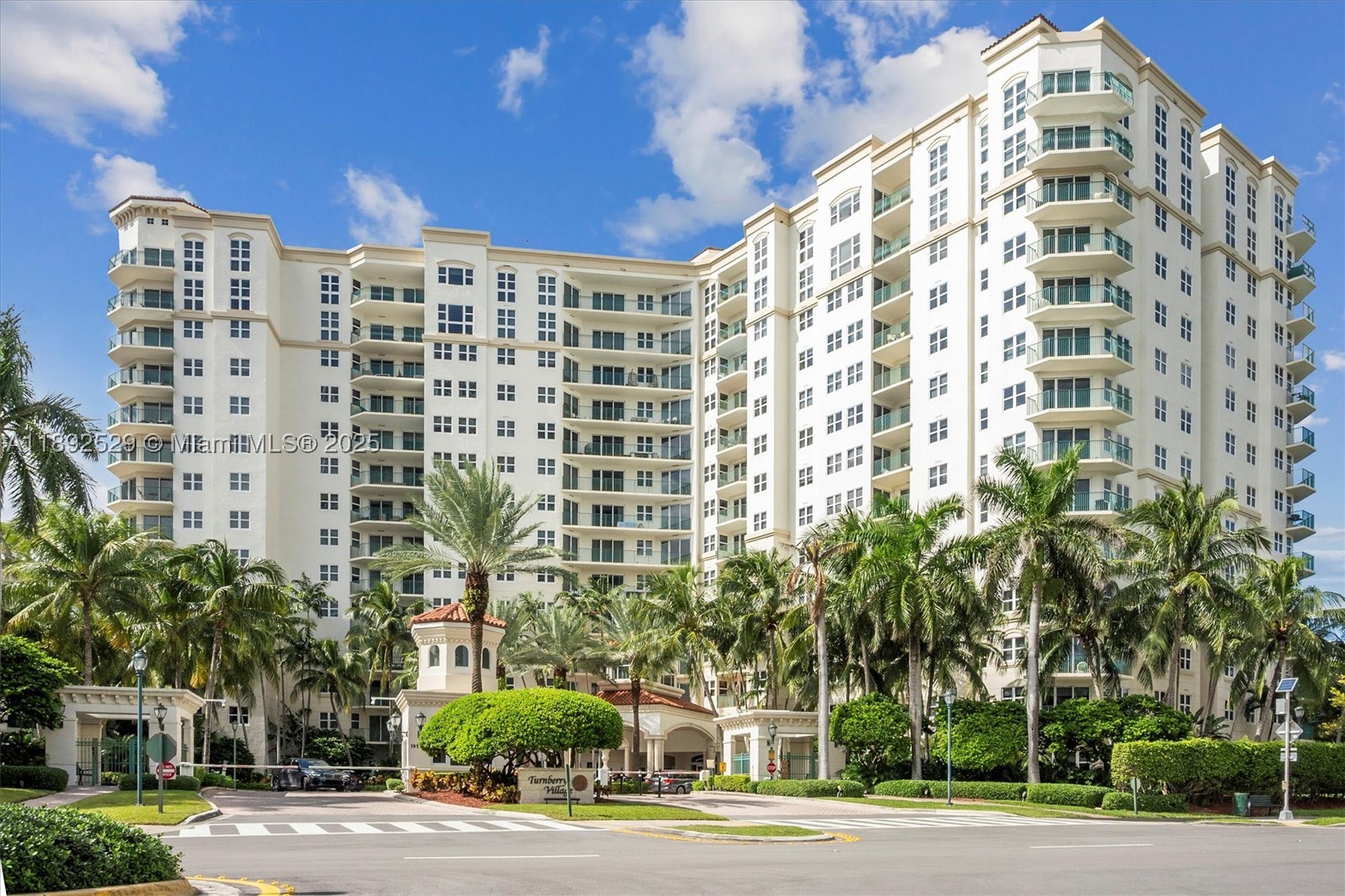 Aventura photo 2