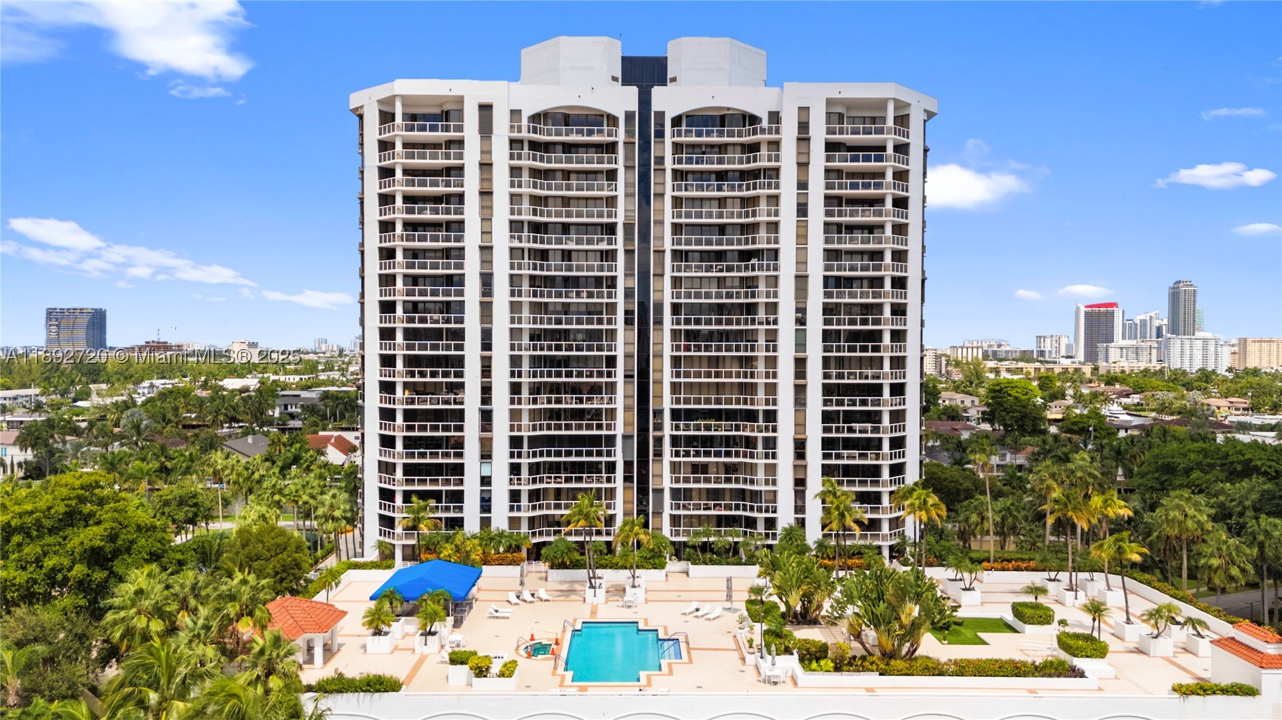 Aventura photo 3