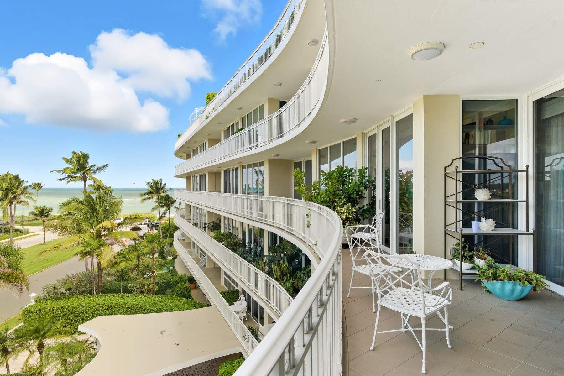 Palm Beach photo 1