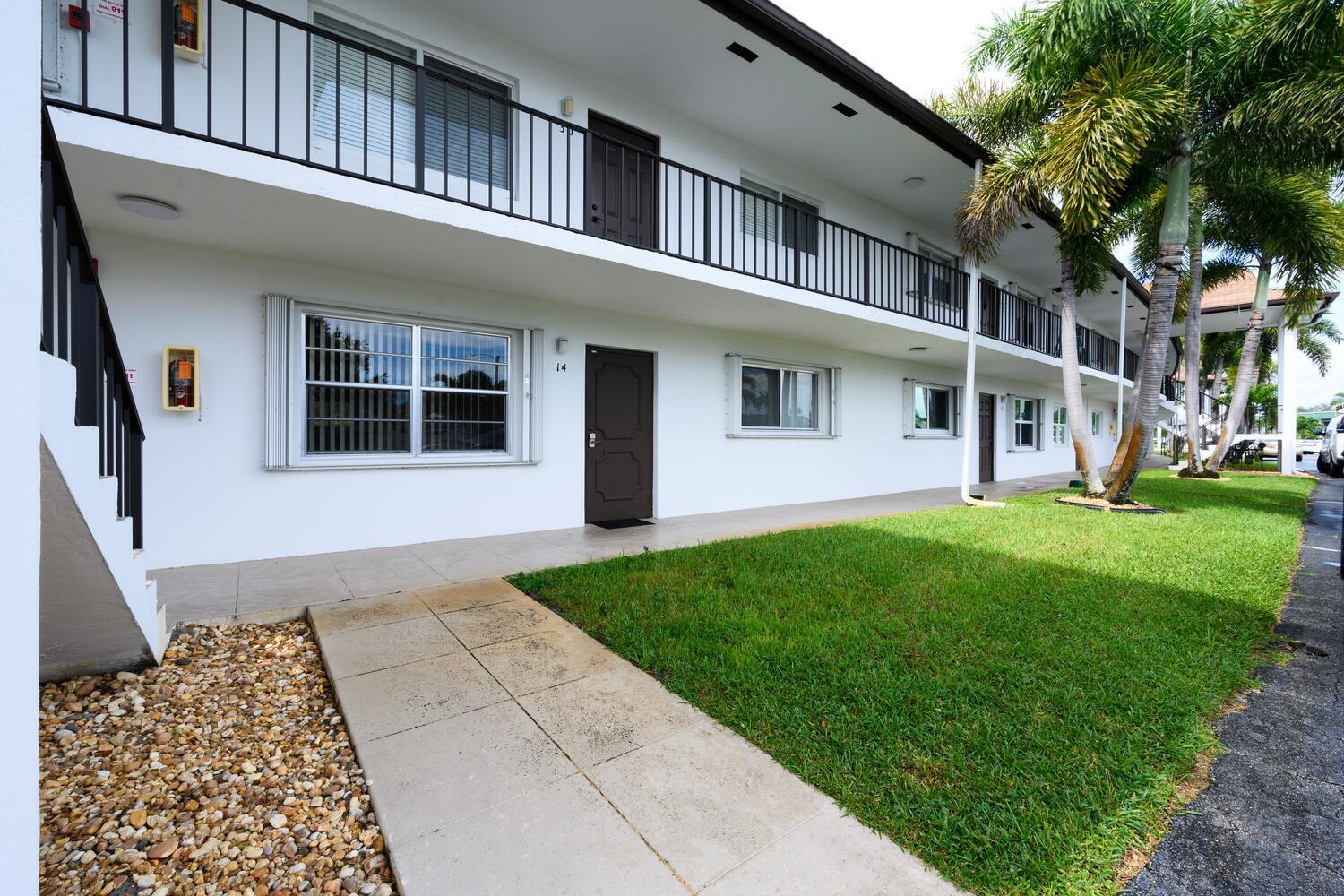 Palm Beach Gardens photo 1