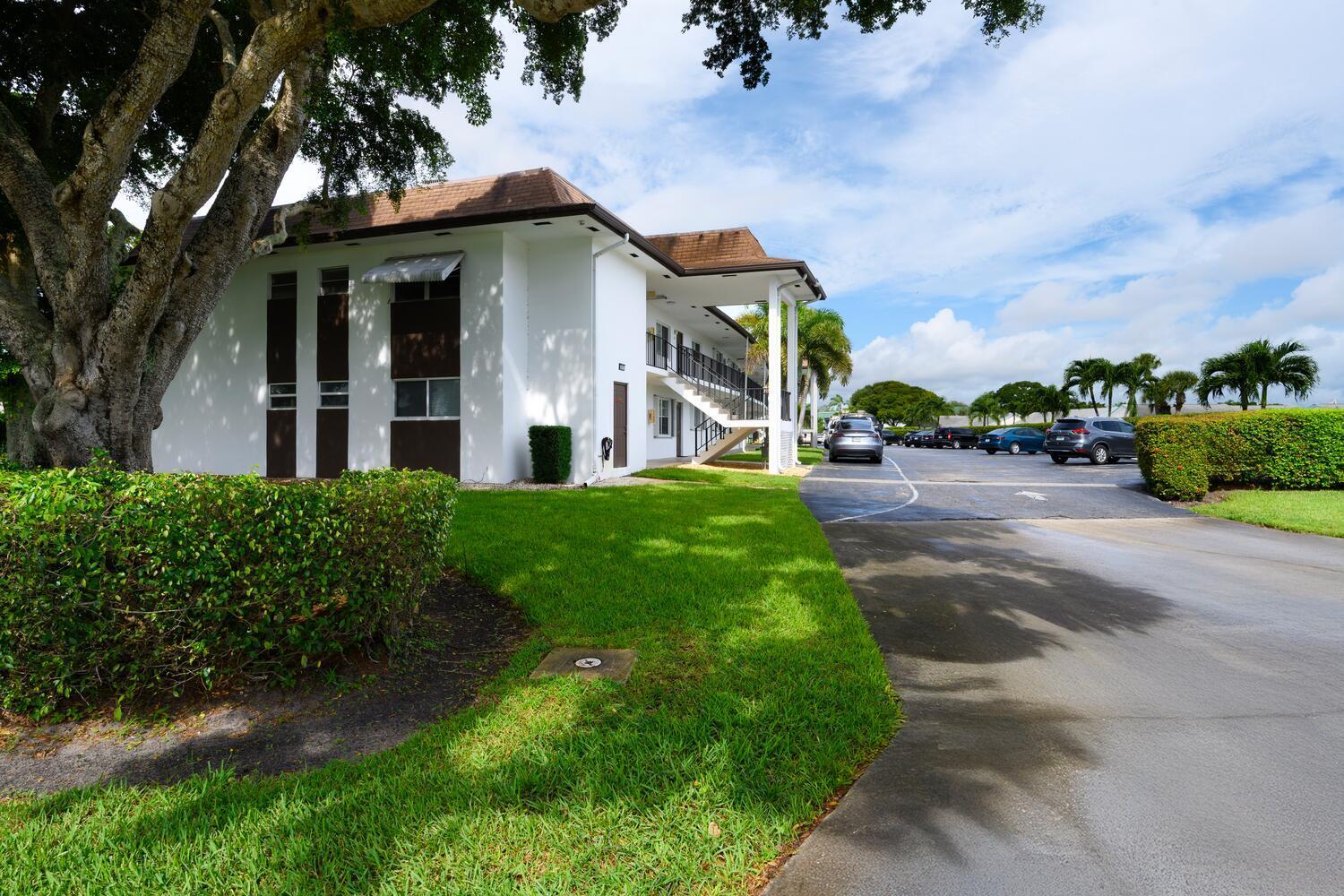 Palm Beach Gardens photo 3