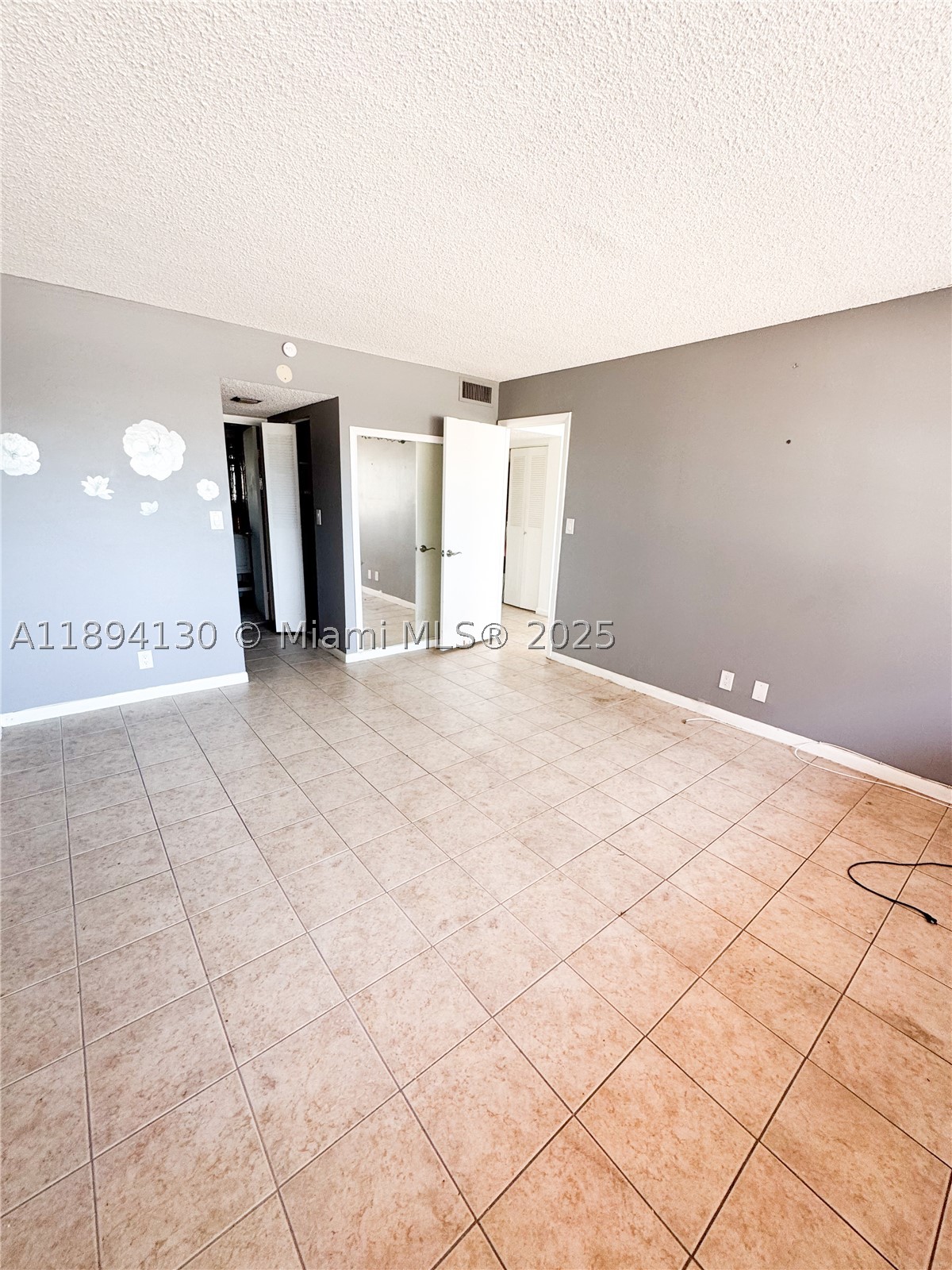 North Miami Beach photo 3