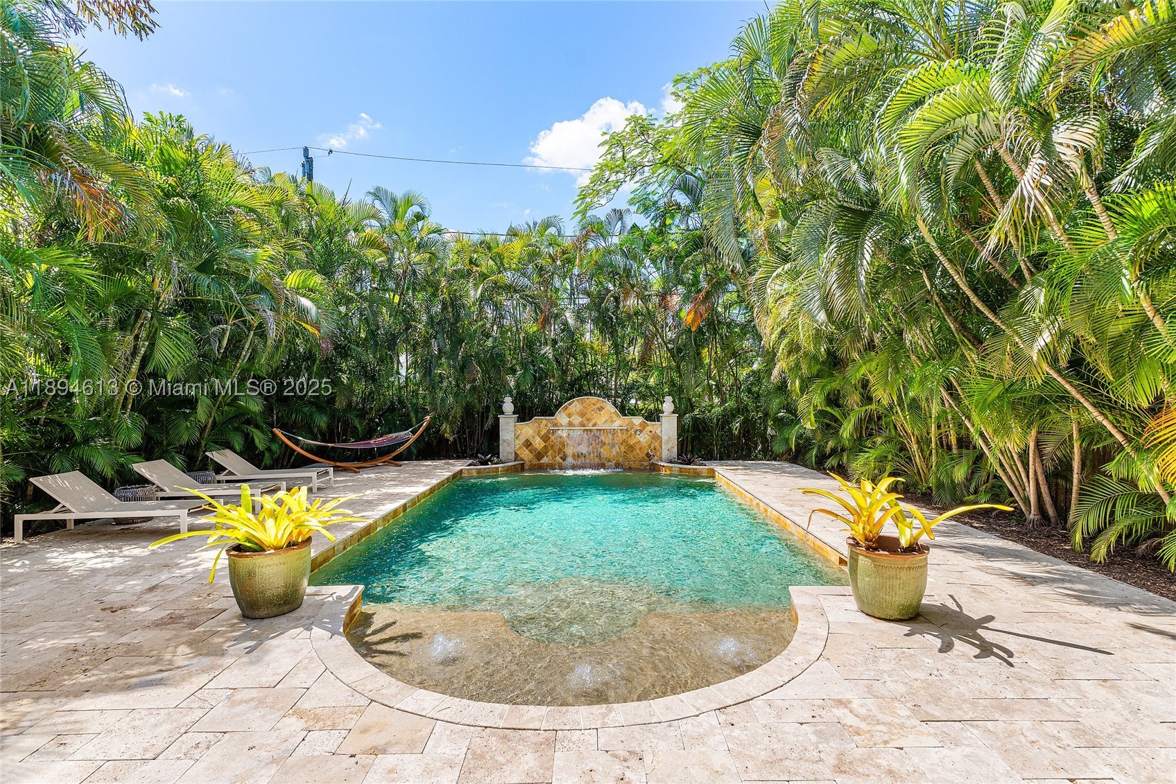 Wilton Manors photo 2