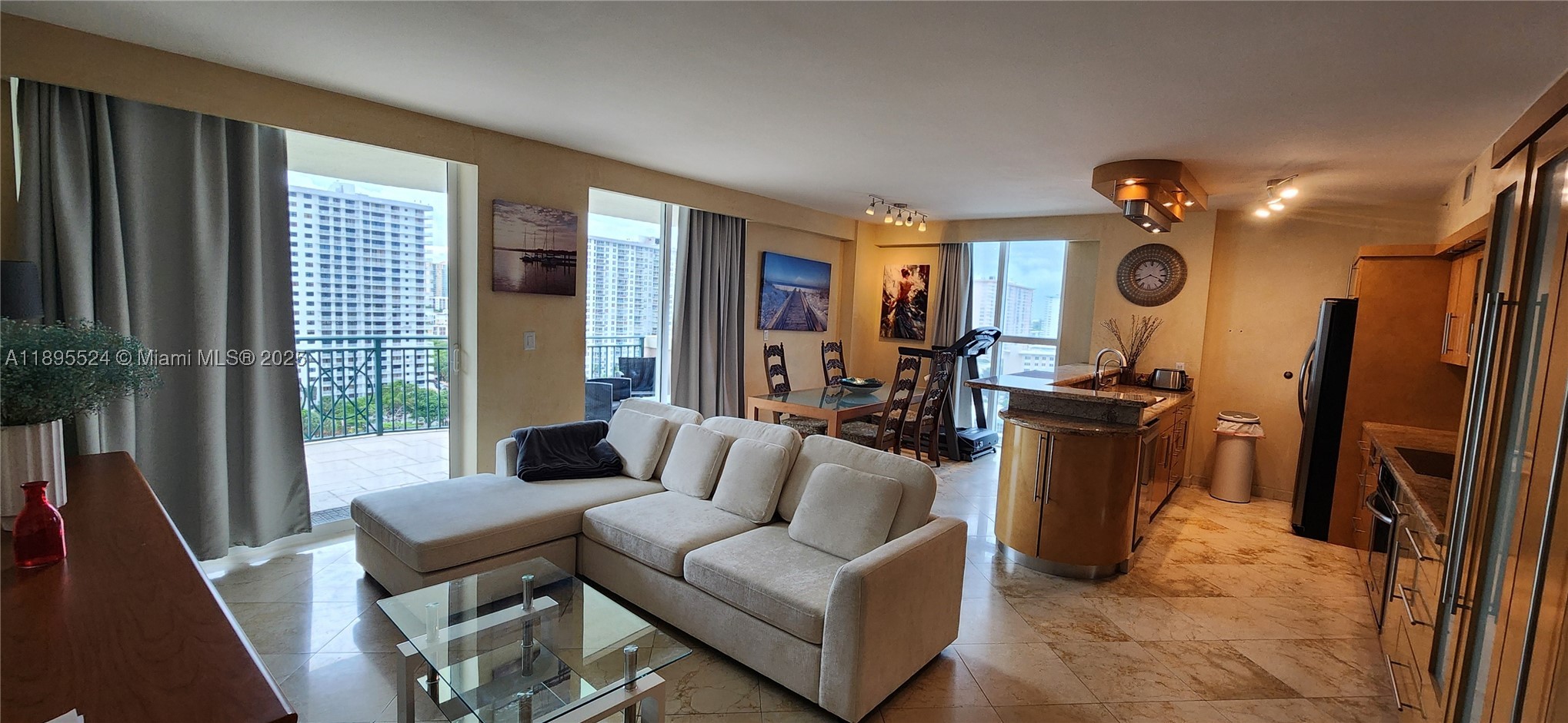 Sunny Isles Beach photo 2