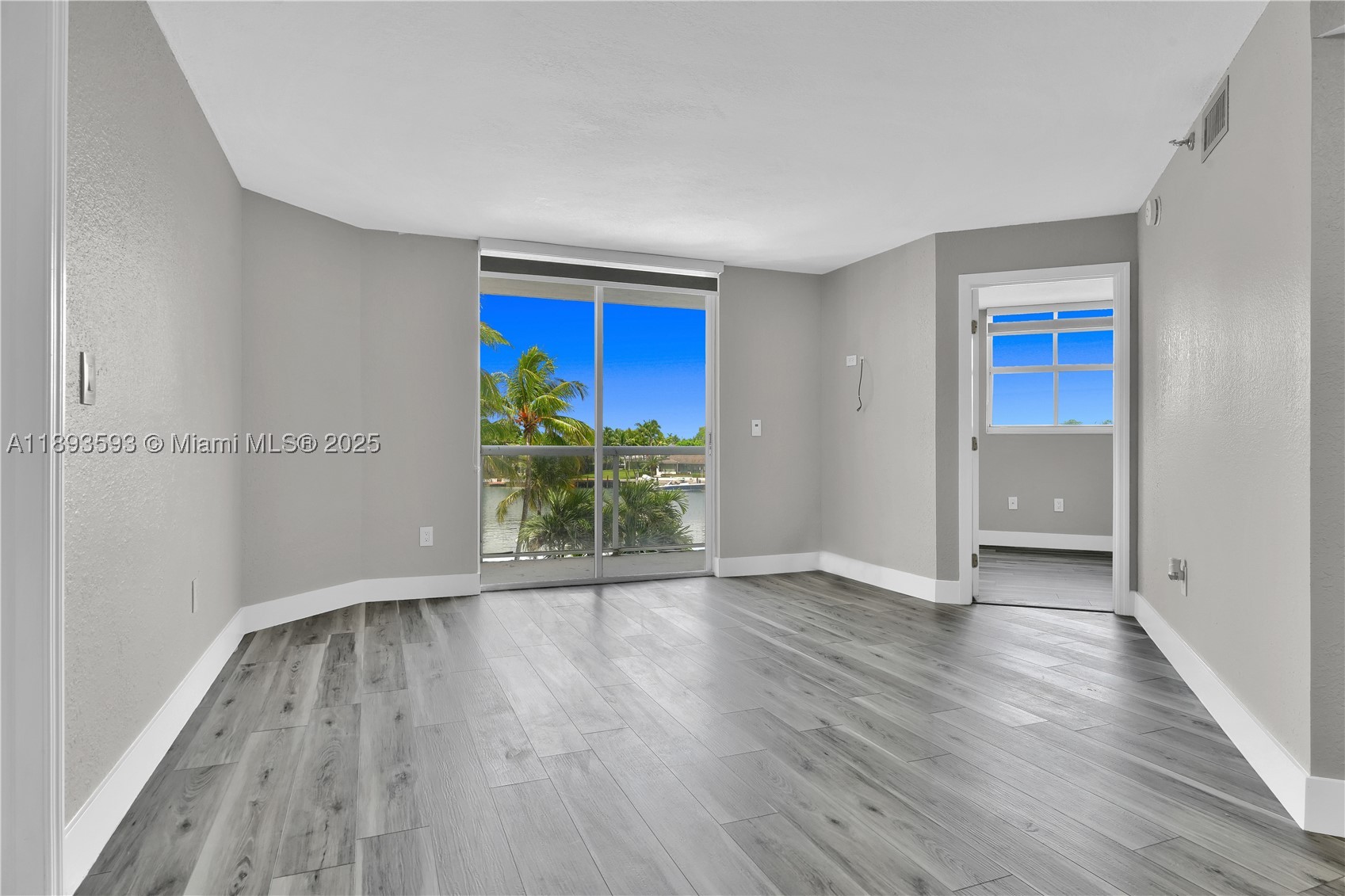 Miami Beach photo 3