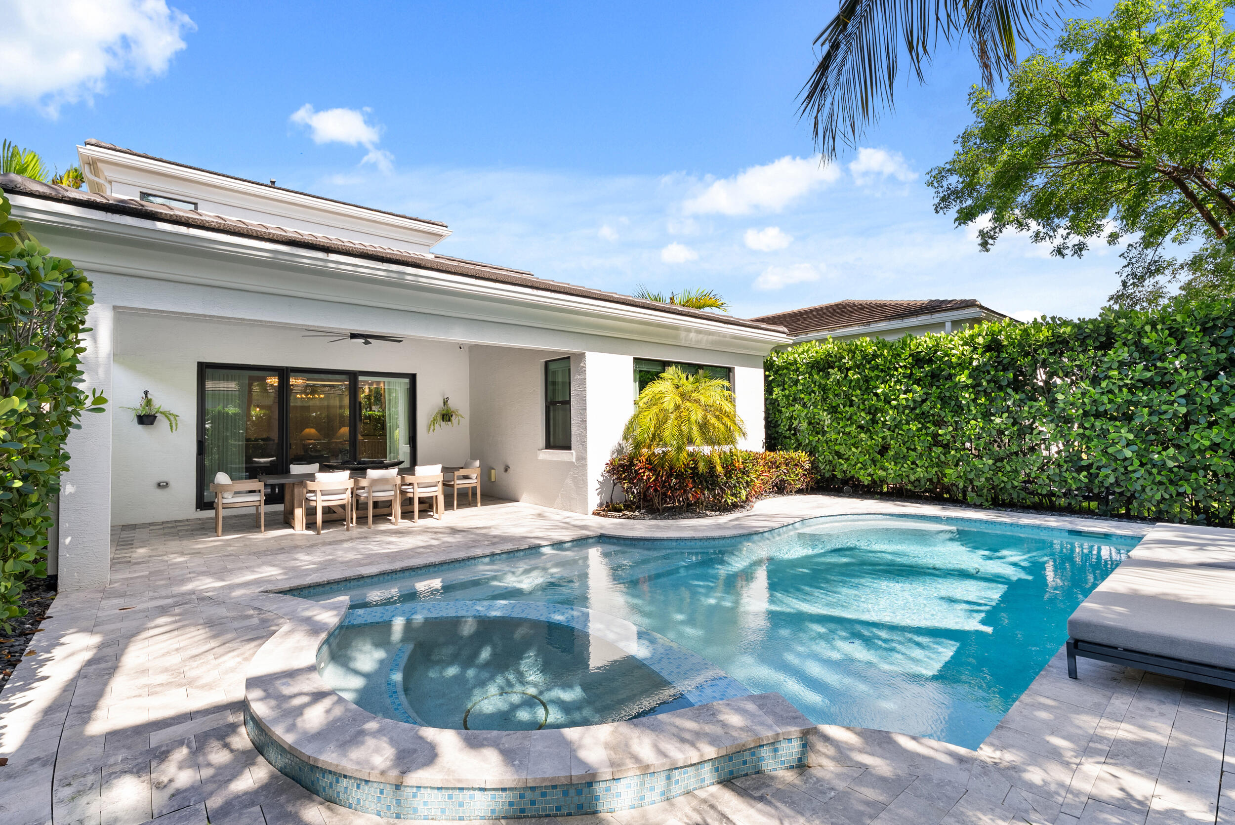 Palm Beach Gardens photo 3