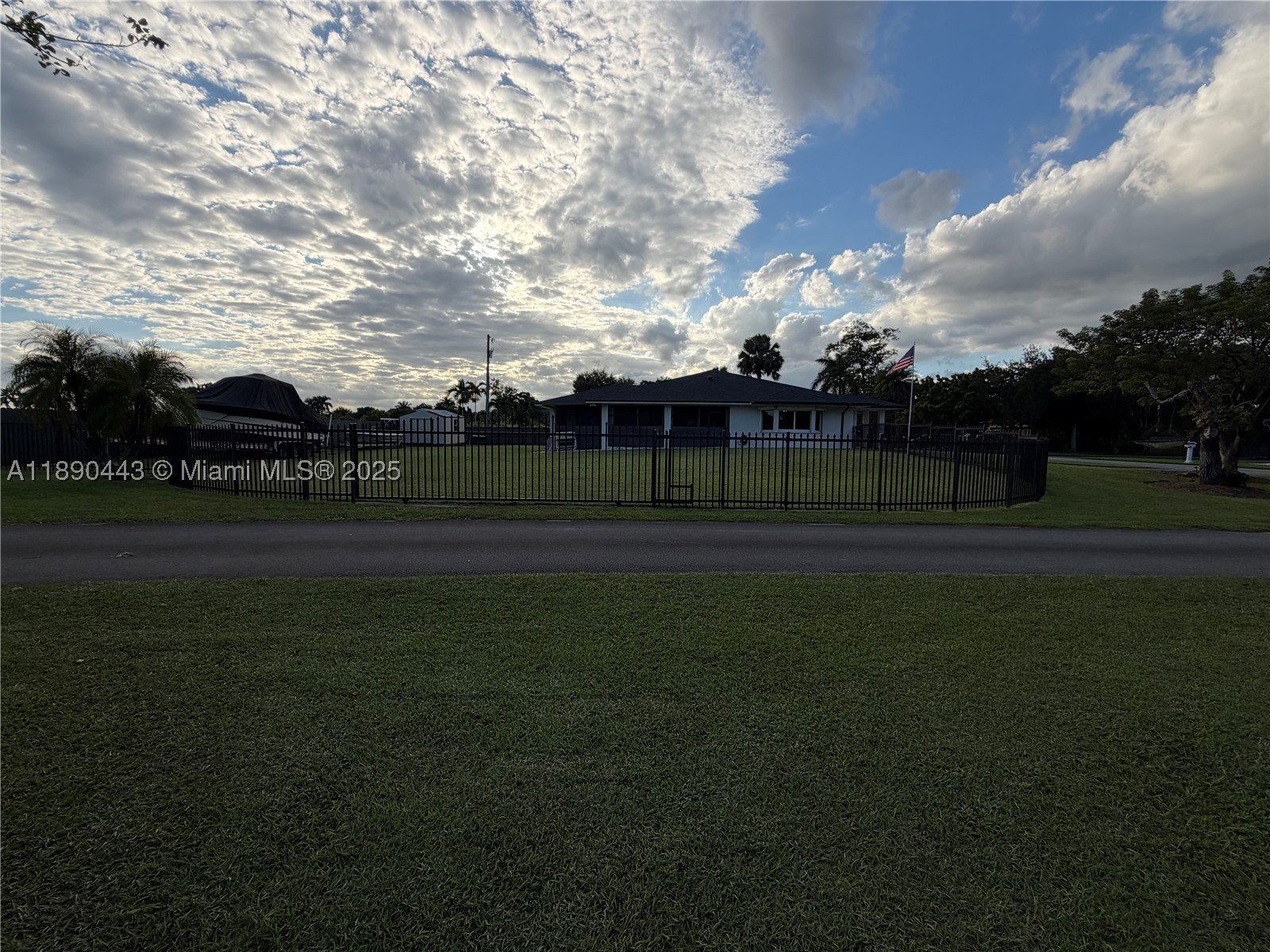Homestead photo 5