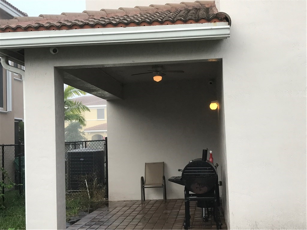 Pembroke Pines photo 4