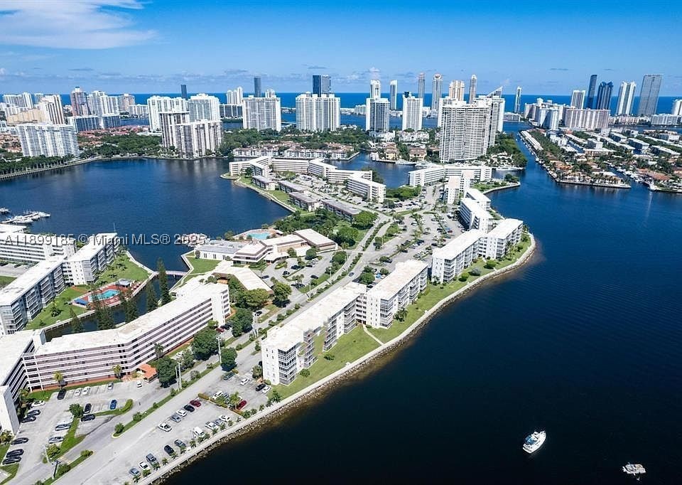 Aventura photo 1