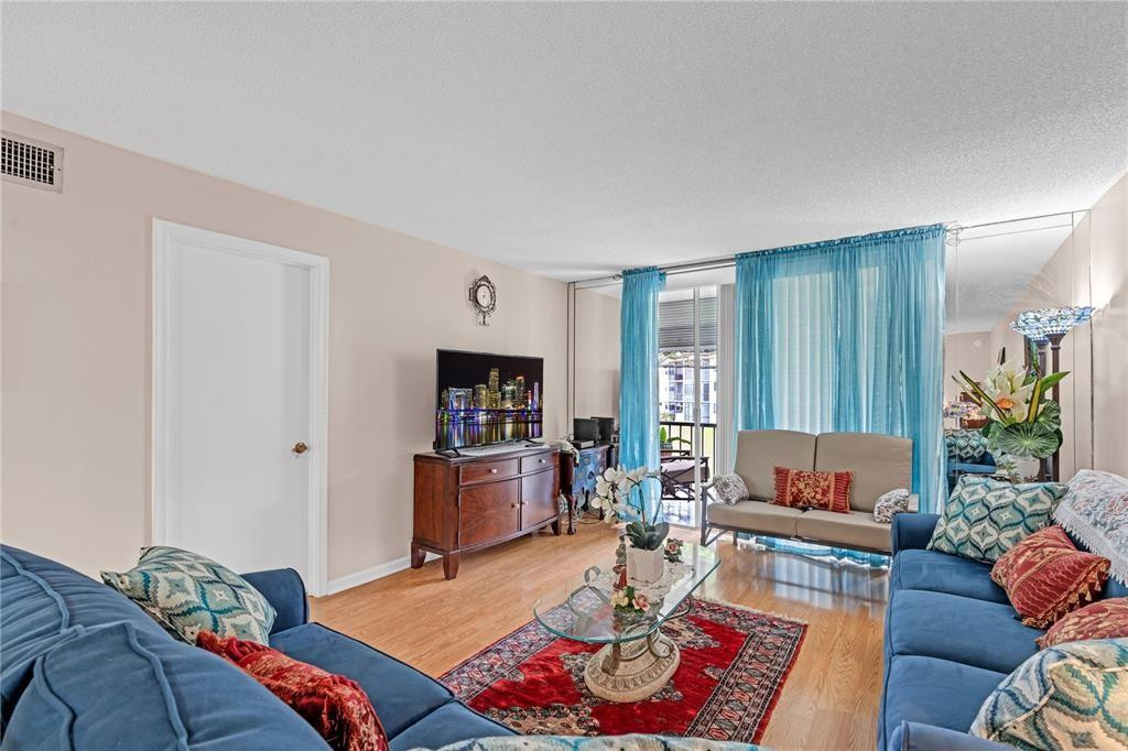 Pembroke Pines photo 3