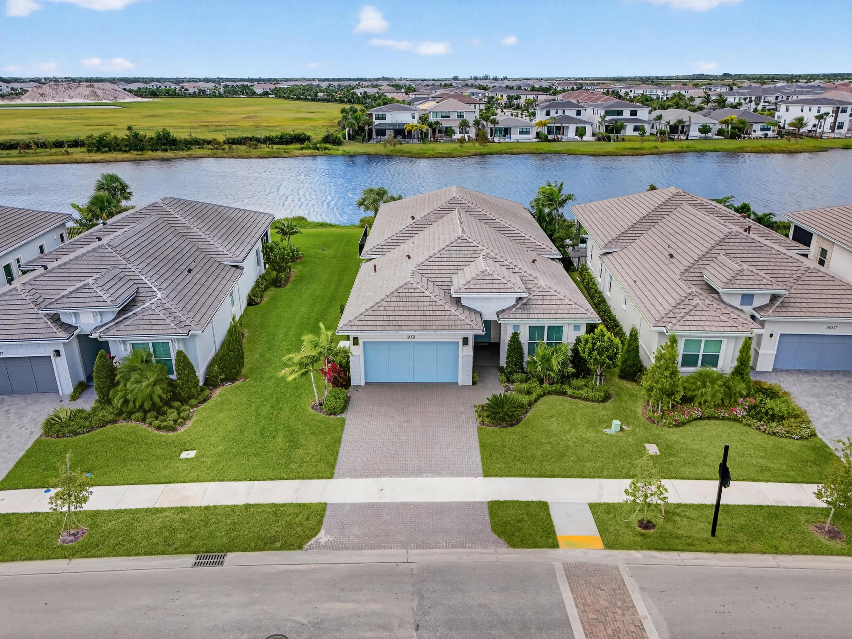 Palm Beach Gardens photo 1