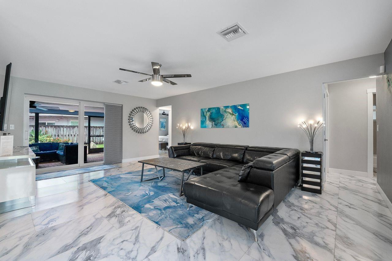 Wilton Manors photo 2