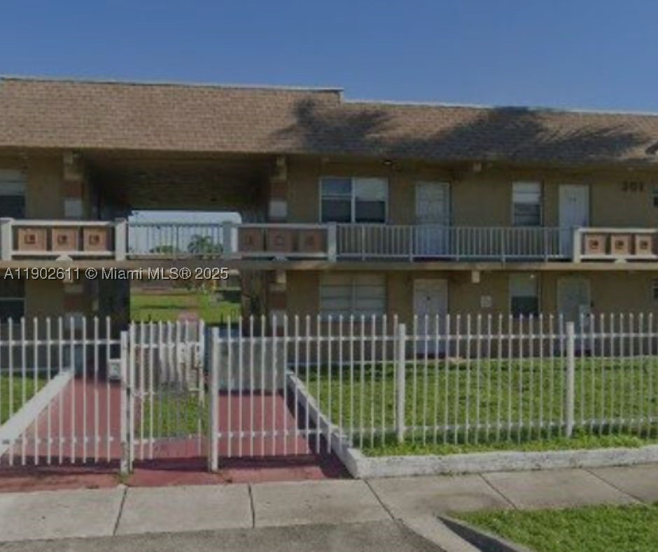 Miami Gardens photo 1