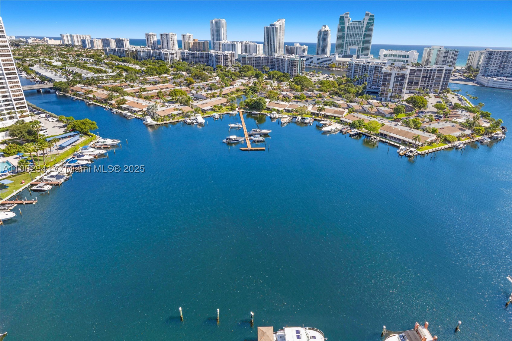 Hallandale Beach photo 2