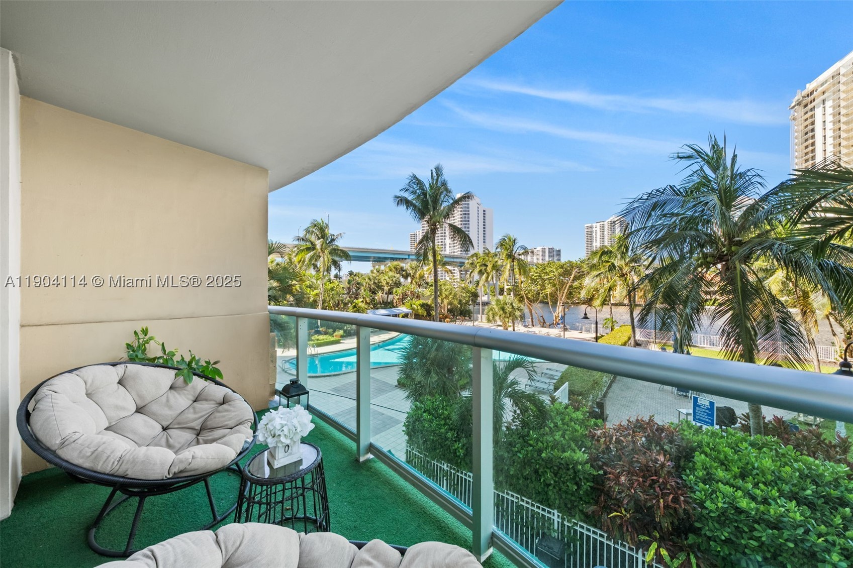 Sunny Isles Beach photo 1