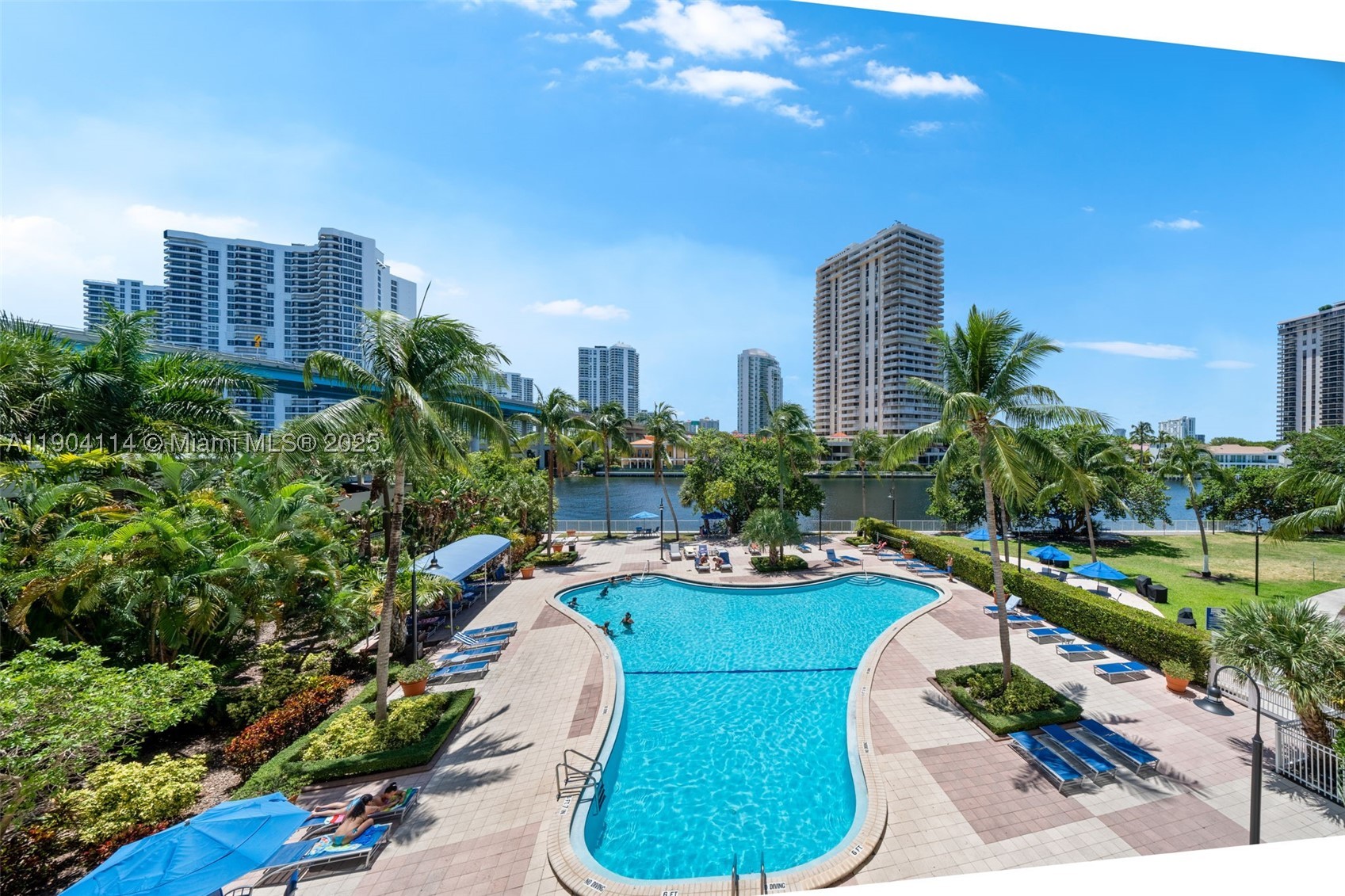 Sunny Isles Beach photo 2