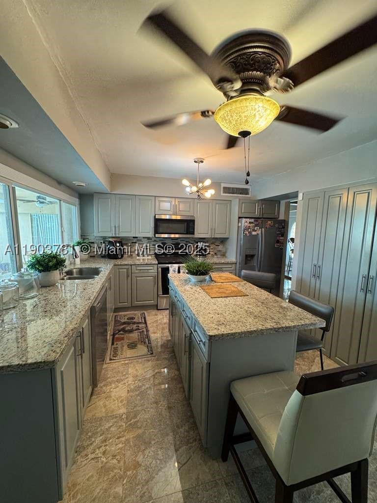 Miramar photo 5