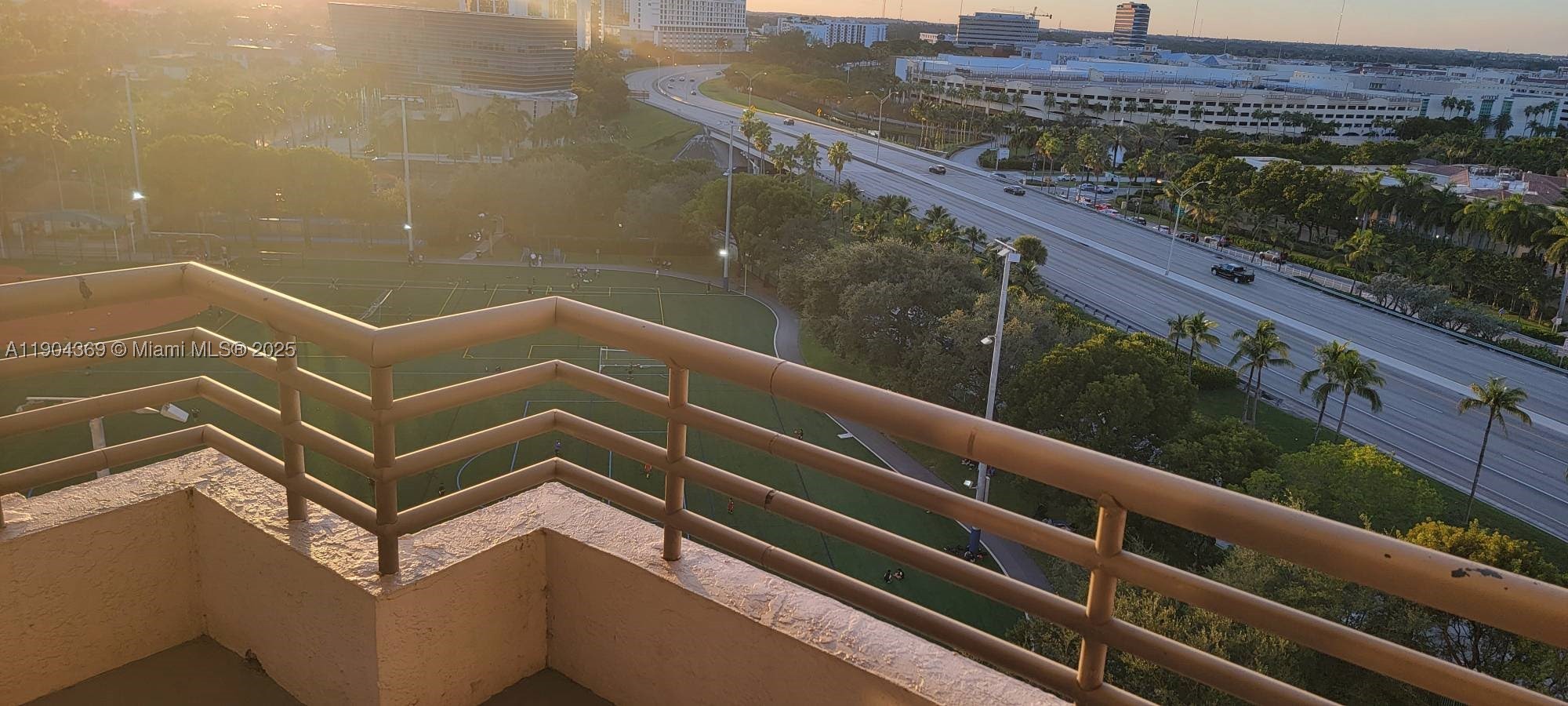 Aventura photo 2