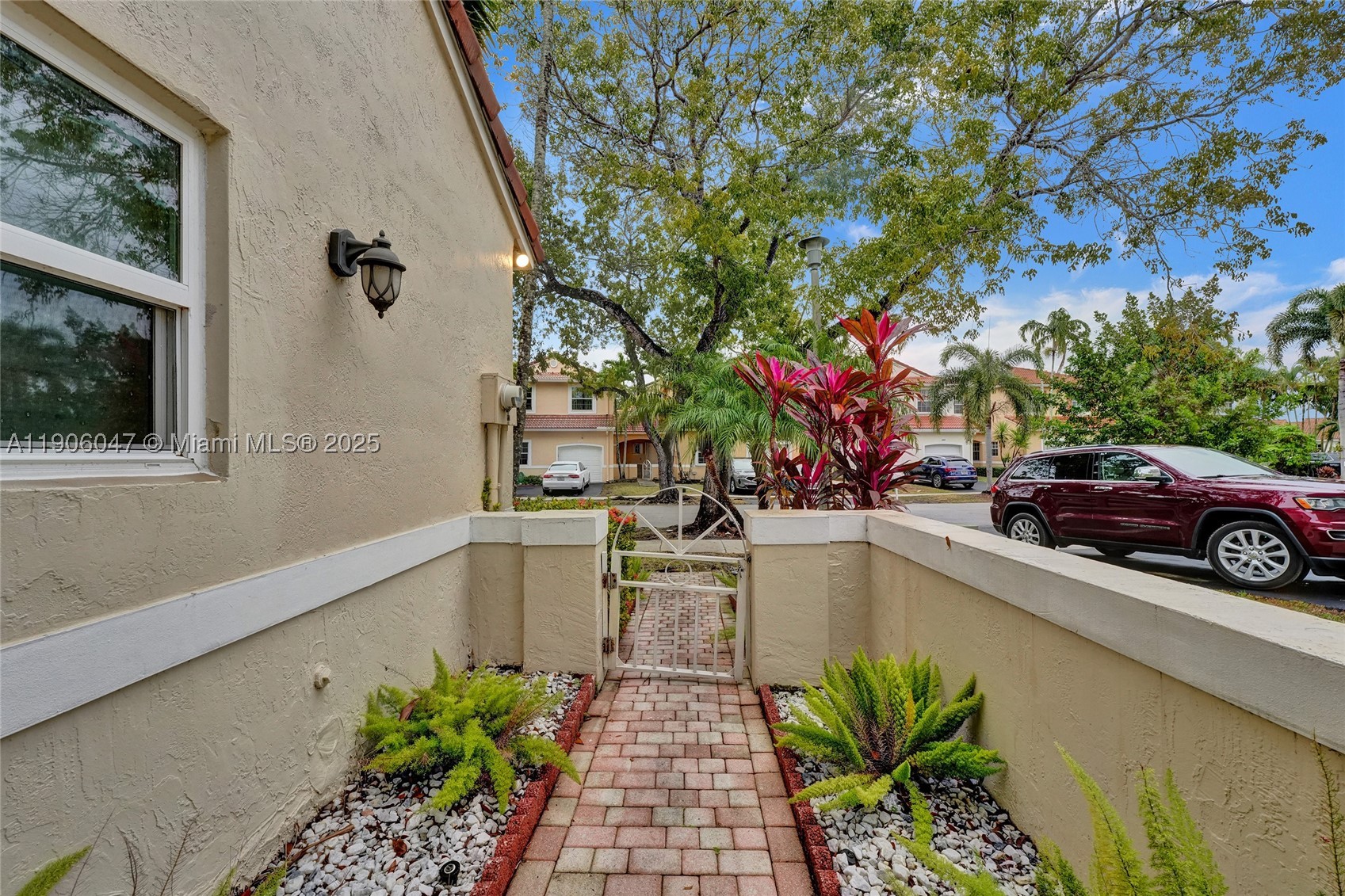 Pembroke Pines photo 3