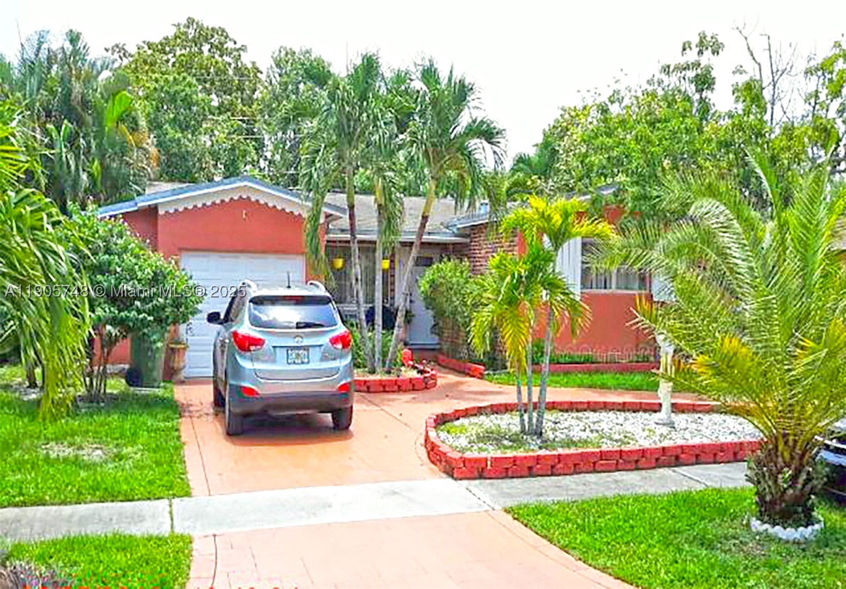 Pembroke Pines photo 1