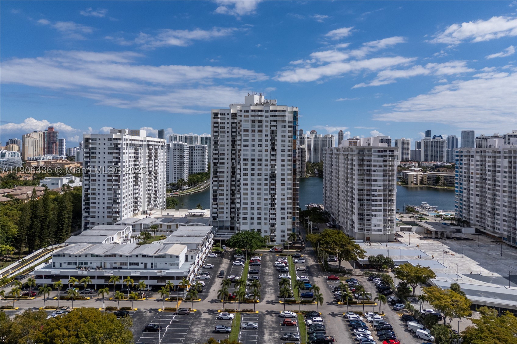 Aventura photo 2