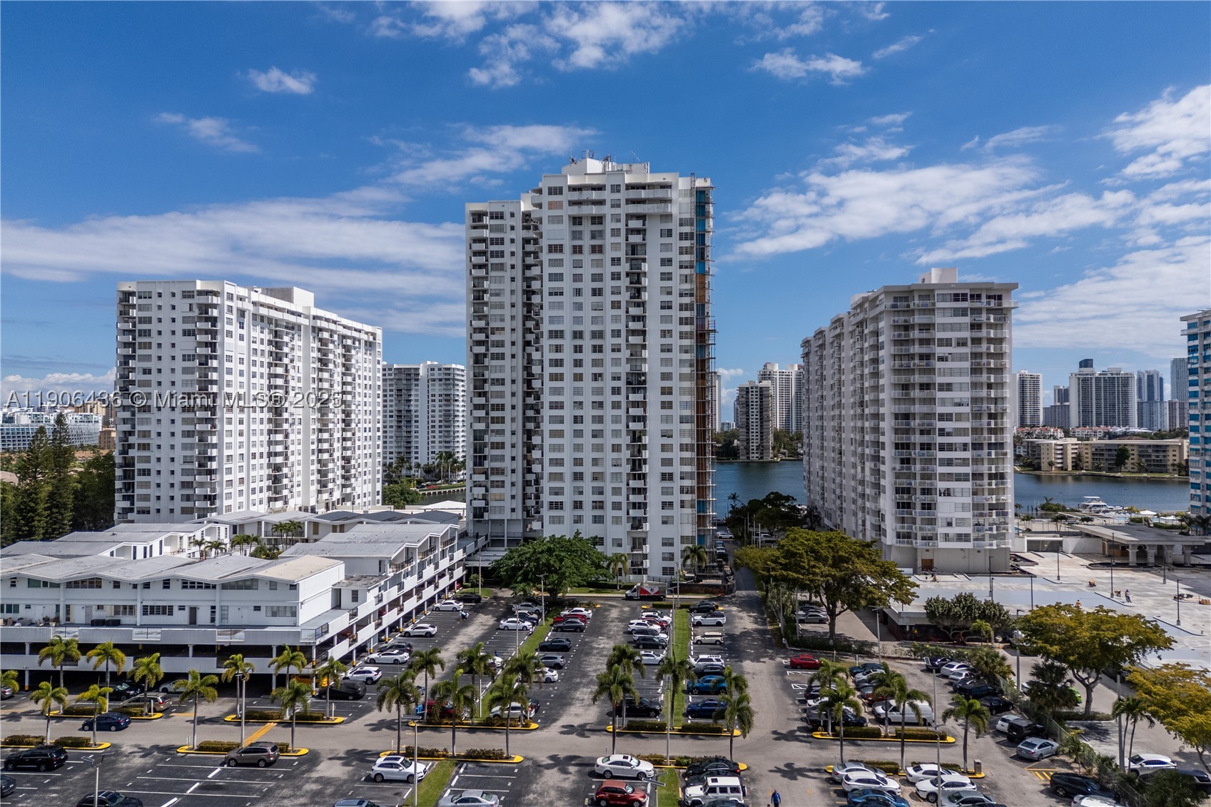 Aventura photo 3