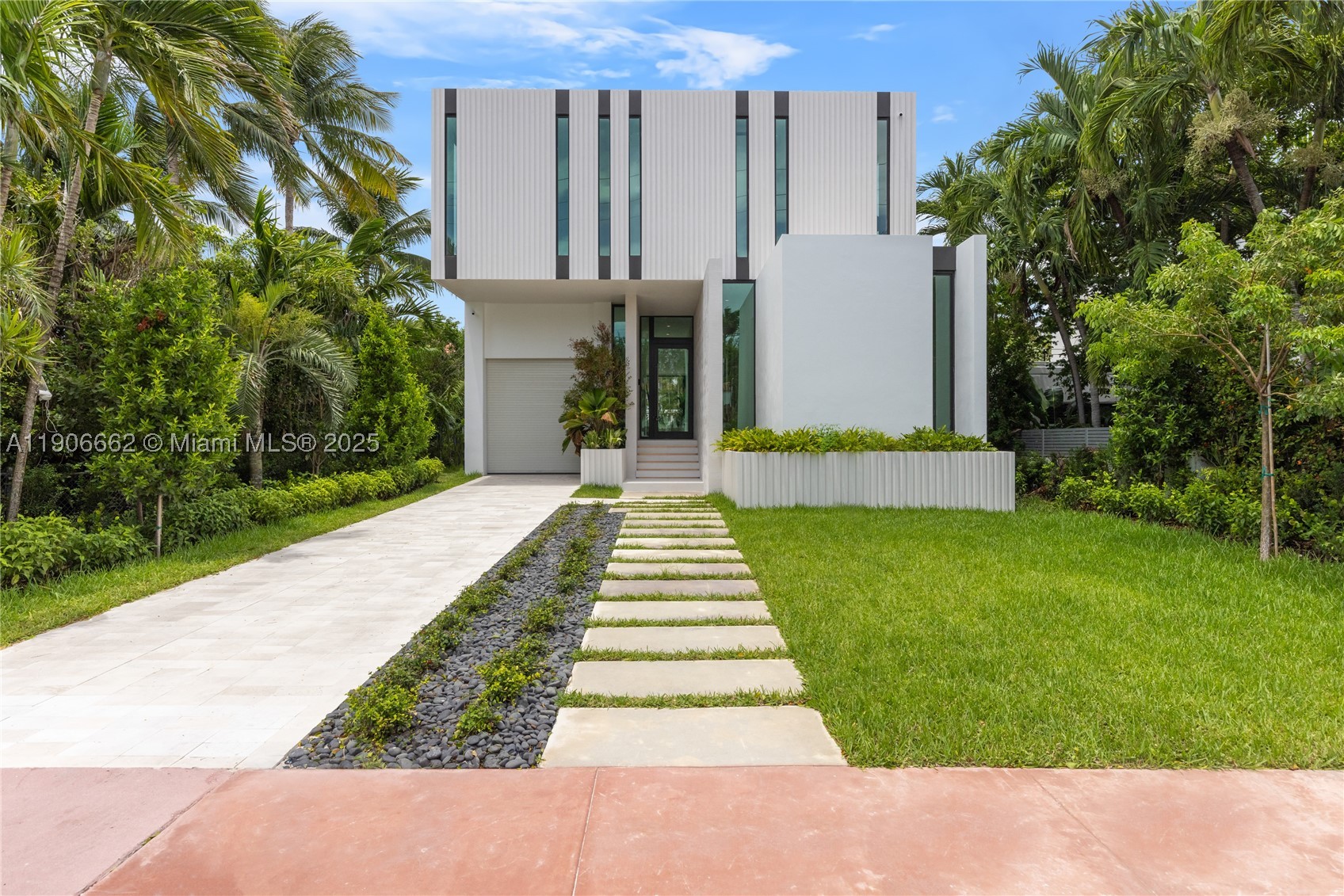 Miami Beach photo 1
