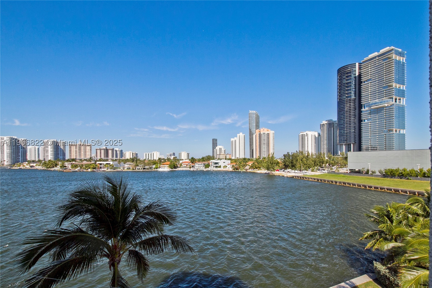 Sunny Isles Beach photo 2