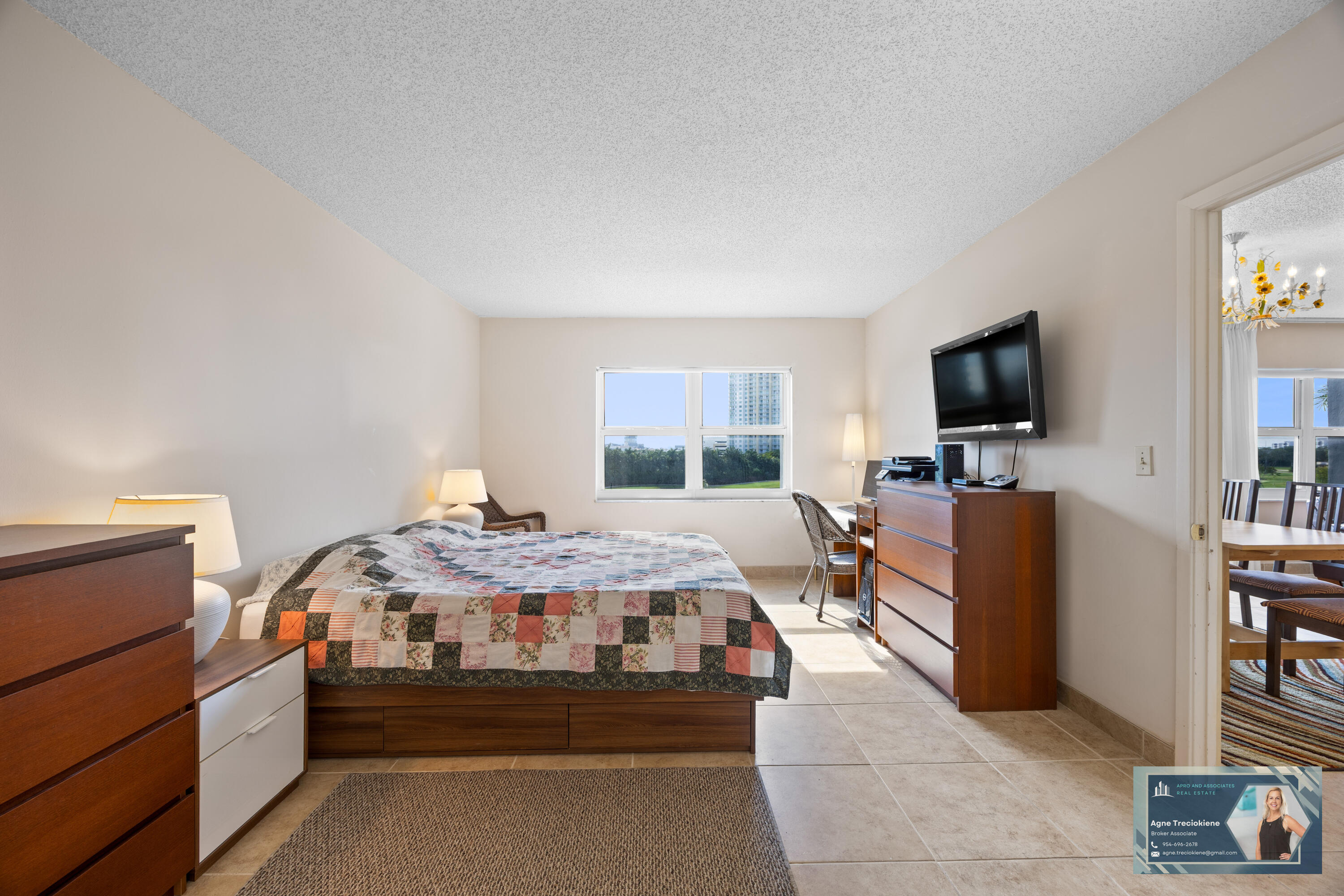 Hallandale Beach photo 4