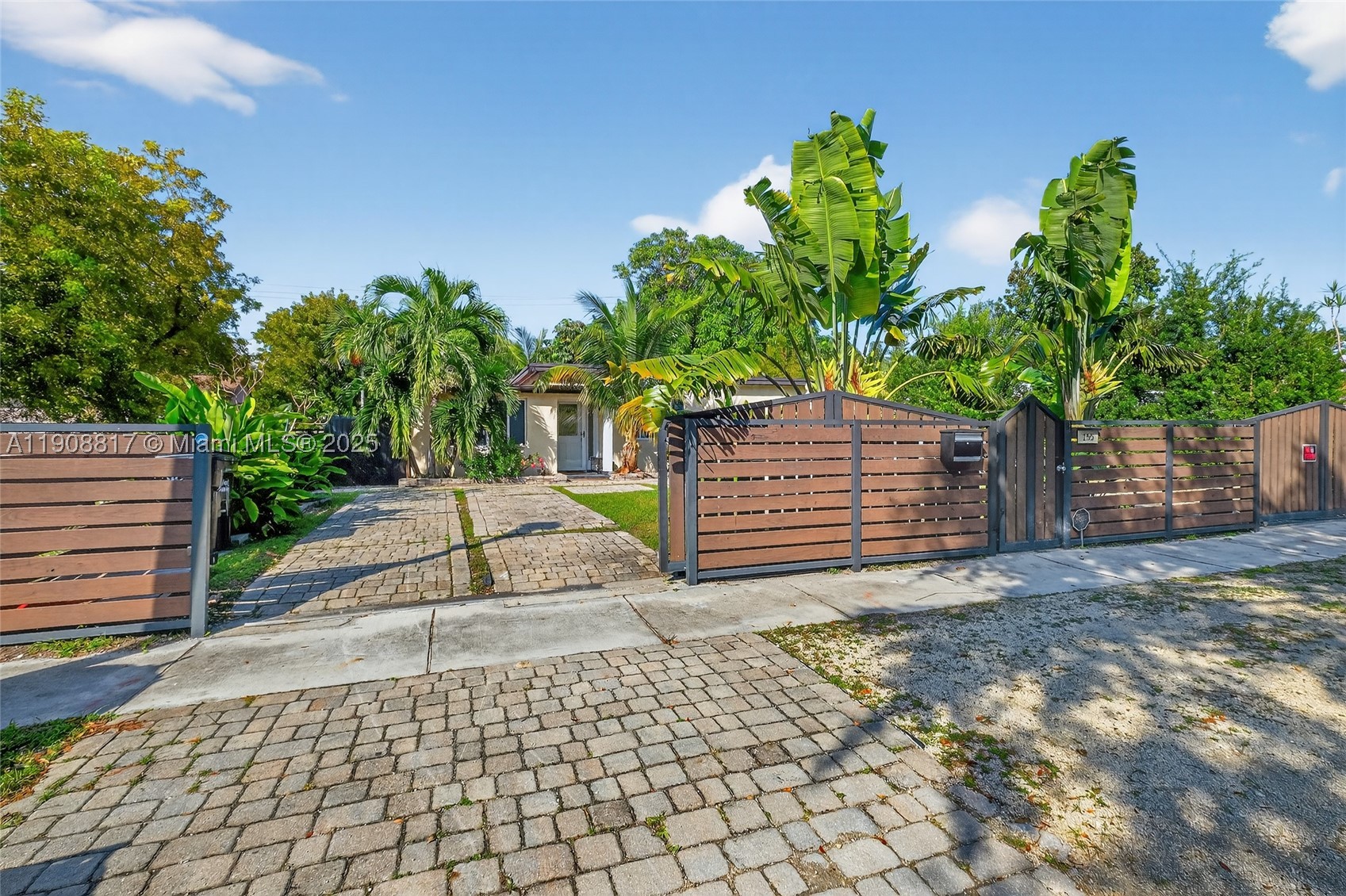 North Miami photo 2