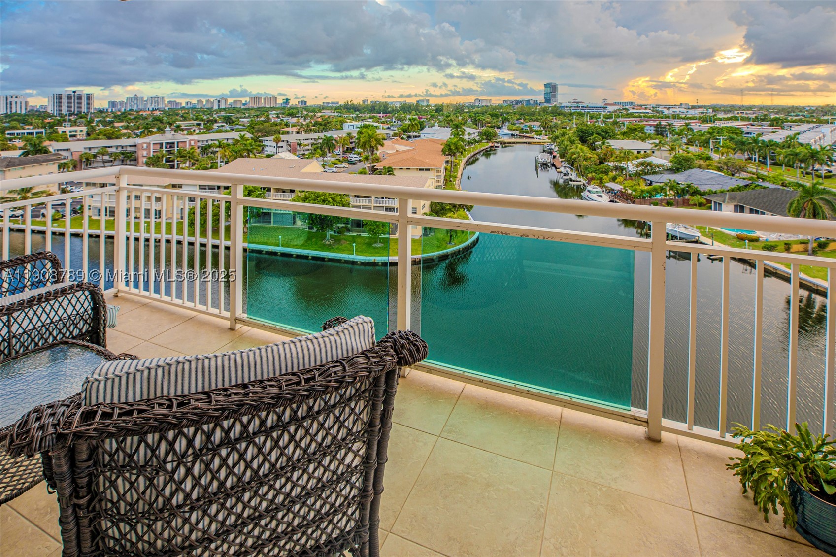 Hallandale Beach photo 1