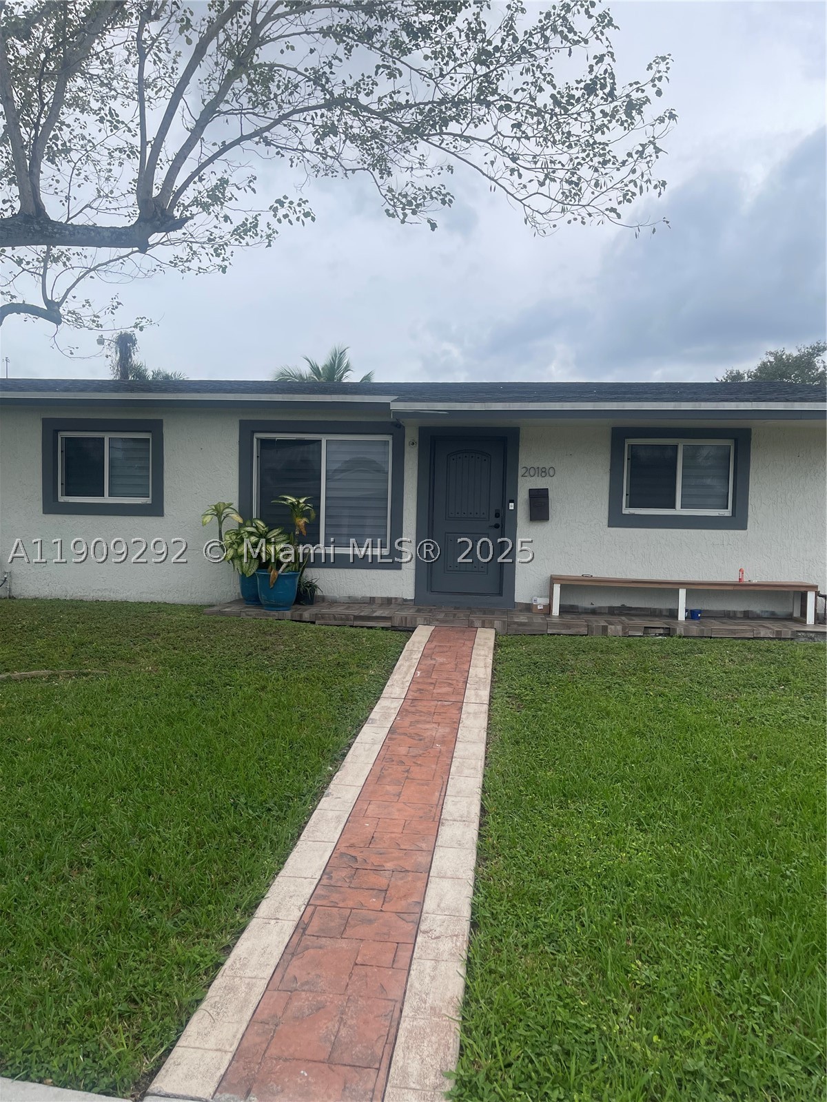 Miami Gardens photo 1